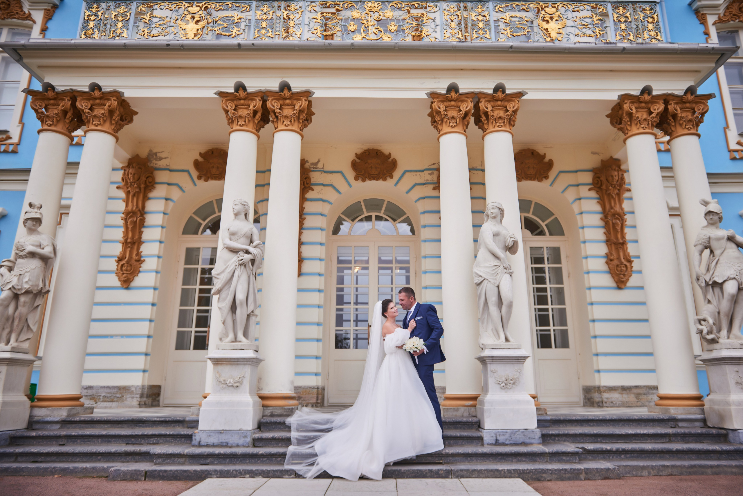 Осенняя свадебная прогулка в Екатерининском парке в Пушкине. Портретный, семейный и свадебный фотограф в Санкт-Петербурге и в Пушкине Ширяев Денис