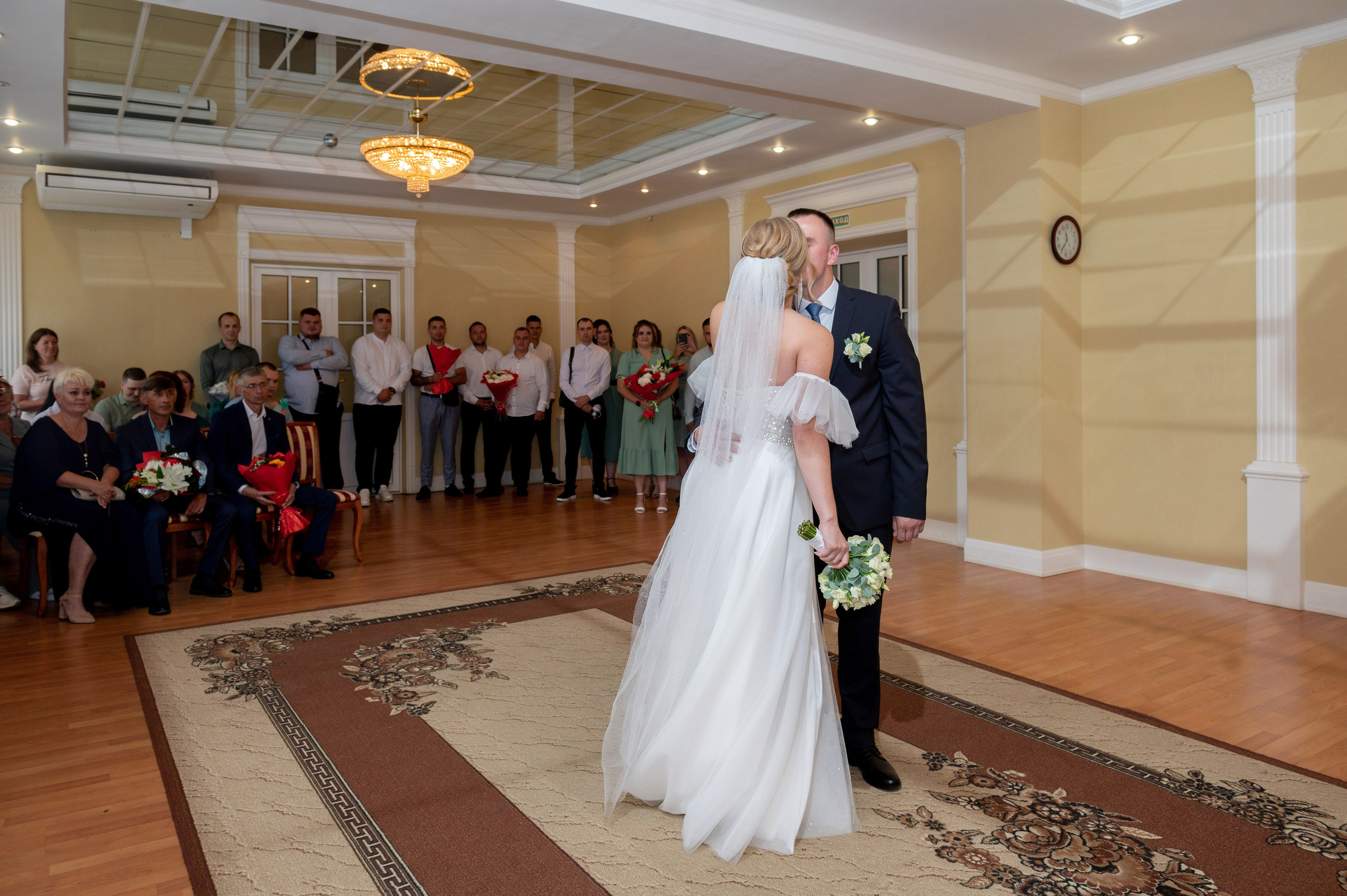 Ксения и Владислав (фотосессия в ЗАГСе и парке города Кингисеппа). Портретный, семейный и свадебный фотограф в Санкт-Петербурге и в Пушкине Ширяев Денис