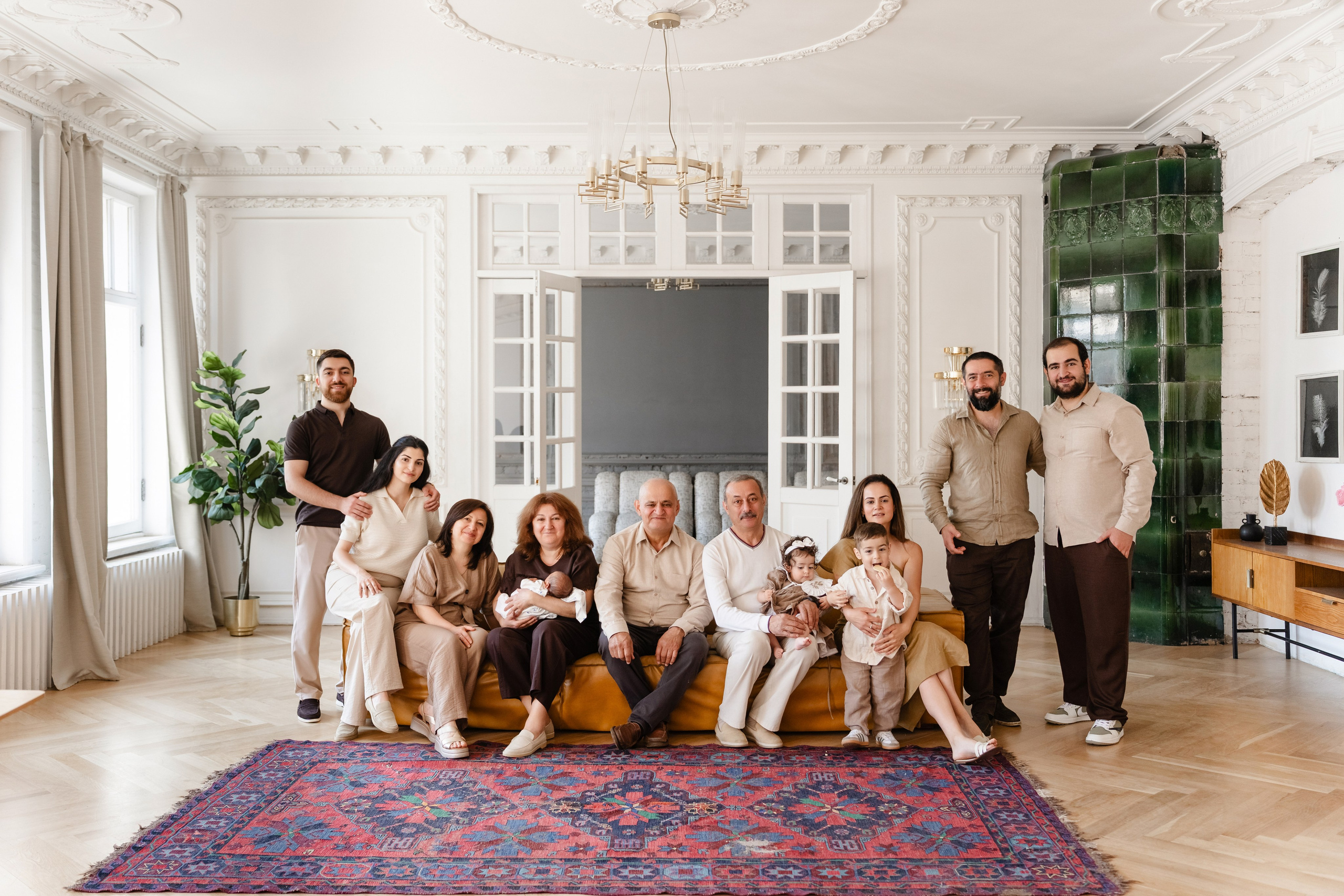 Студийная фотосессия большой дружной семьи. Свадебный и семейный фотограф в Санкт-Петербурге Олеся Еремеева