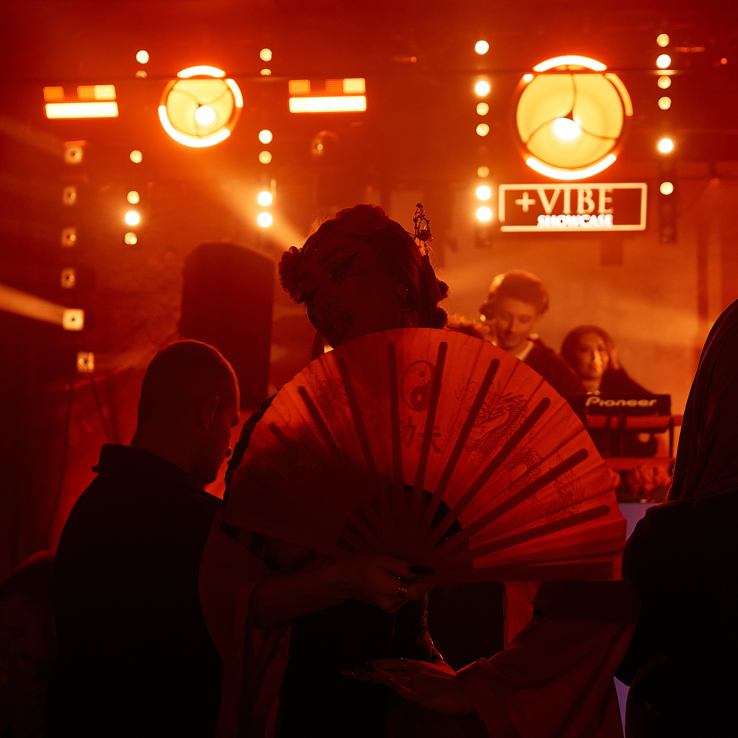 PLUS VIBE Party. Репортажный фотограф в Москве Дмитрий Масленников