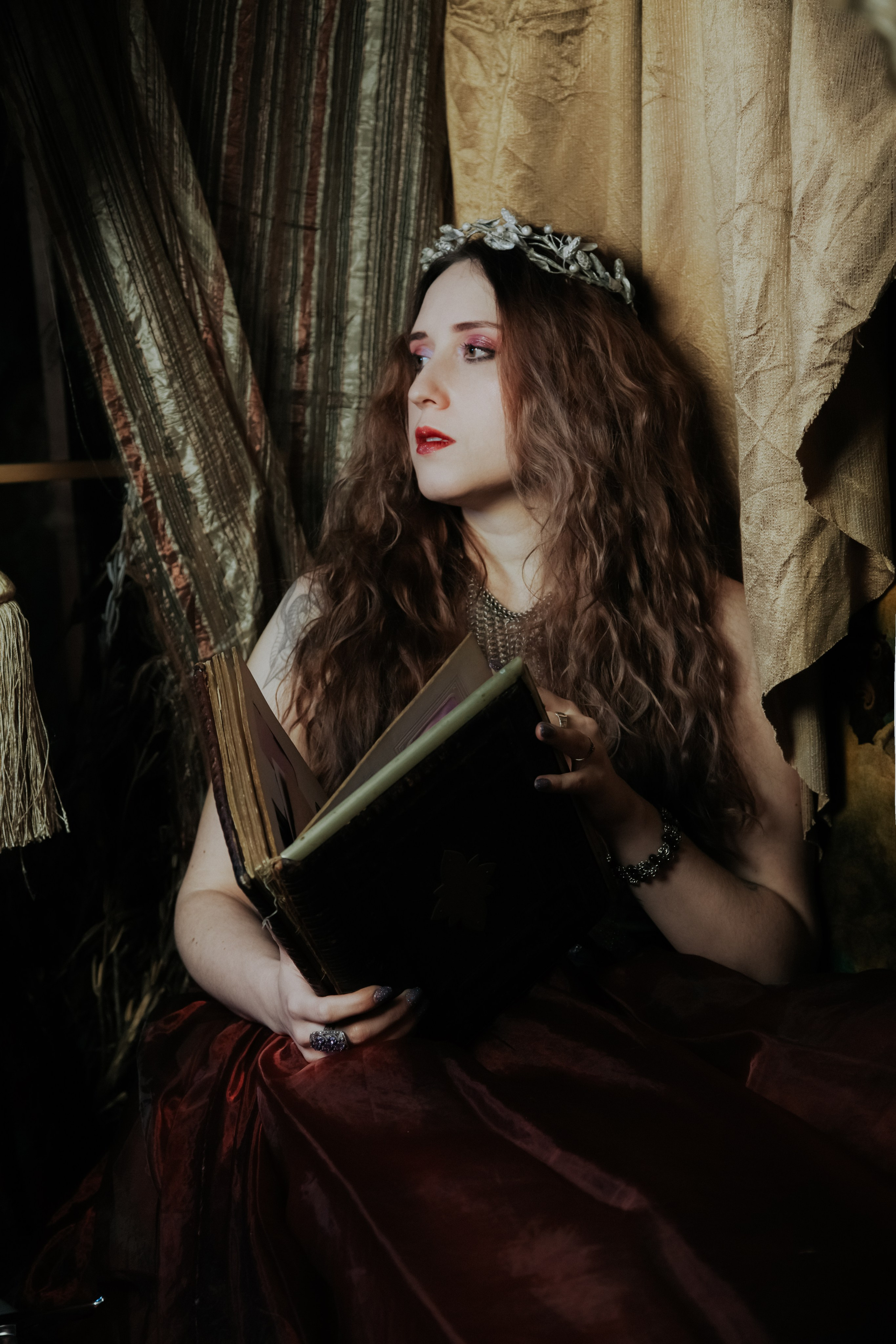 Фотосессия к выходу духов «Неблагой двор». Фотограф Ellairen