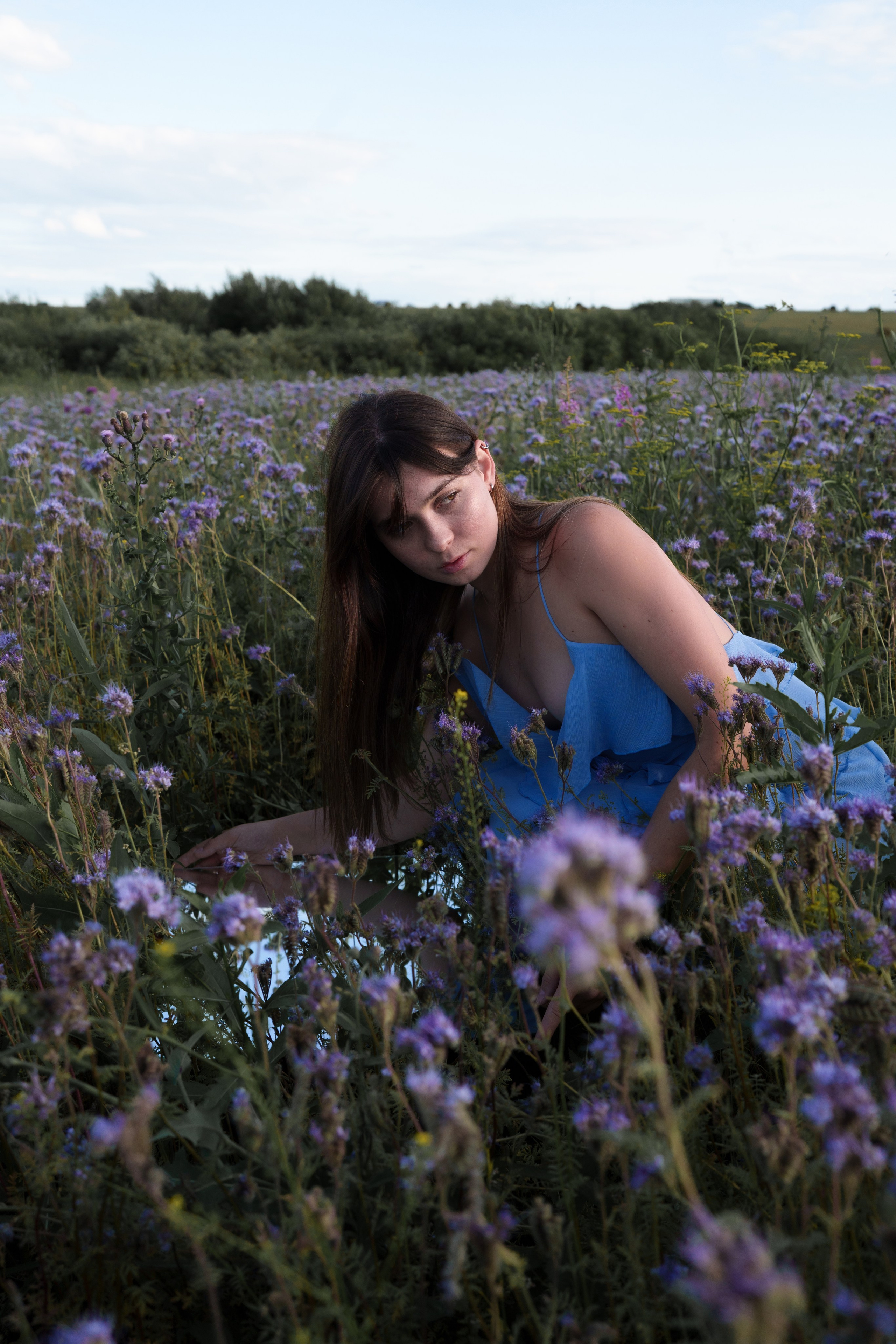 Девушка в платье цвета неба. Индивидуальный фотограф в Красноярске