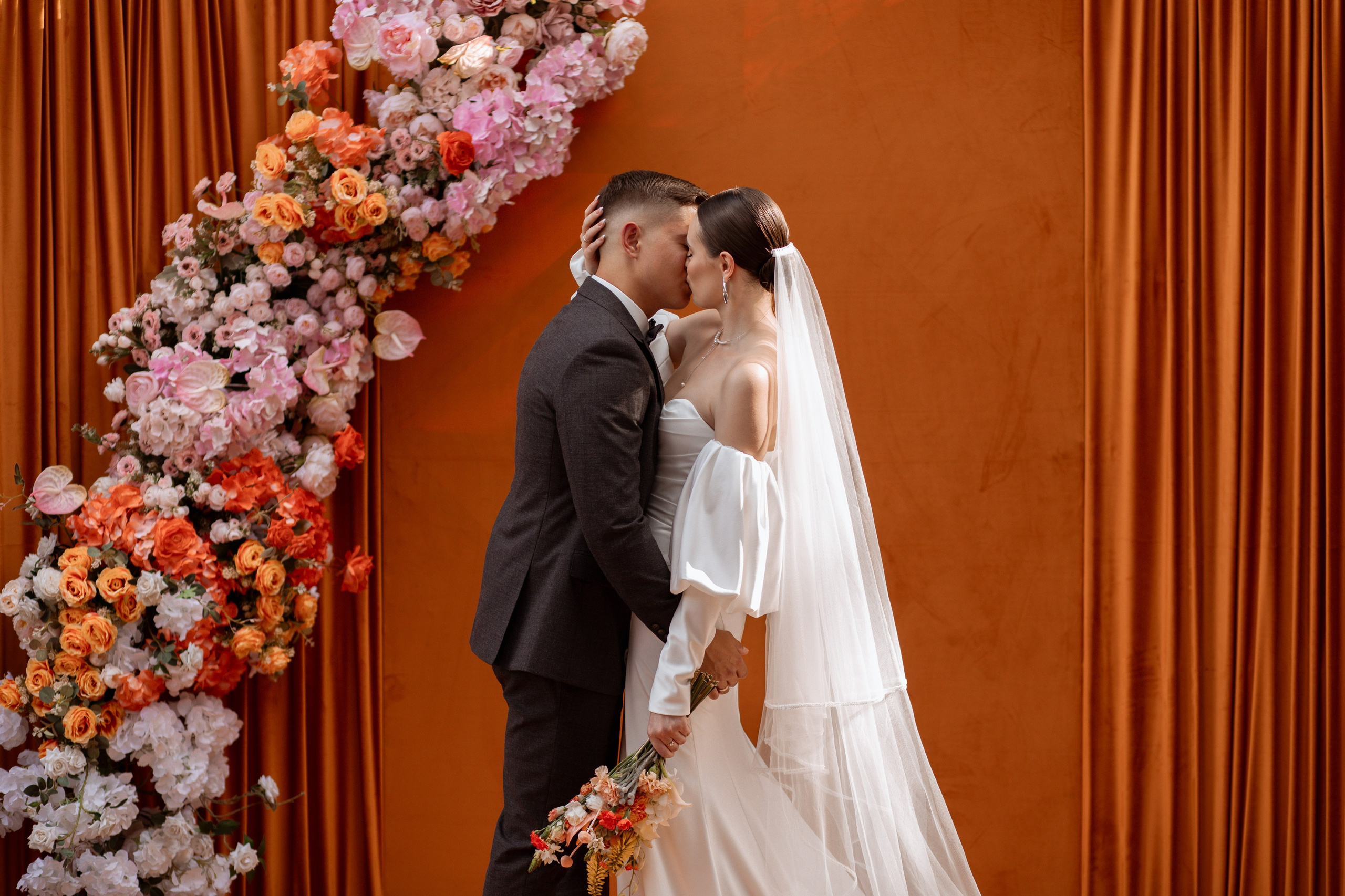 LoveLand: свадьба в тёплых оттенках 🧡. Свадебный фотограф Елена Рубцова