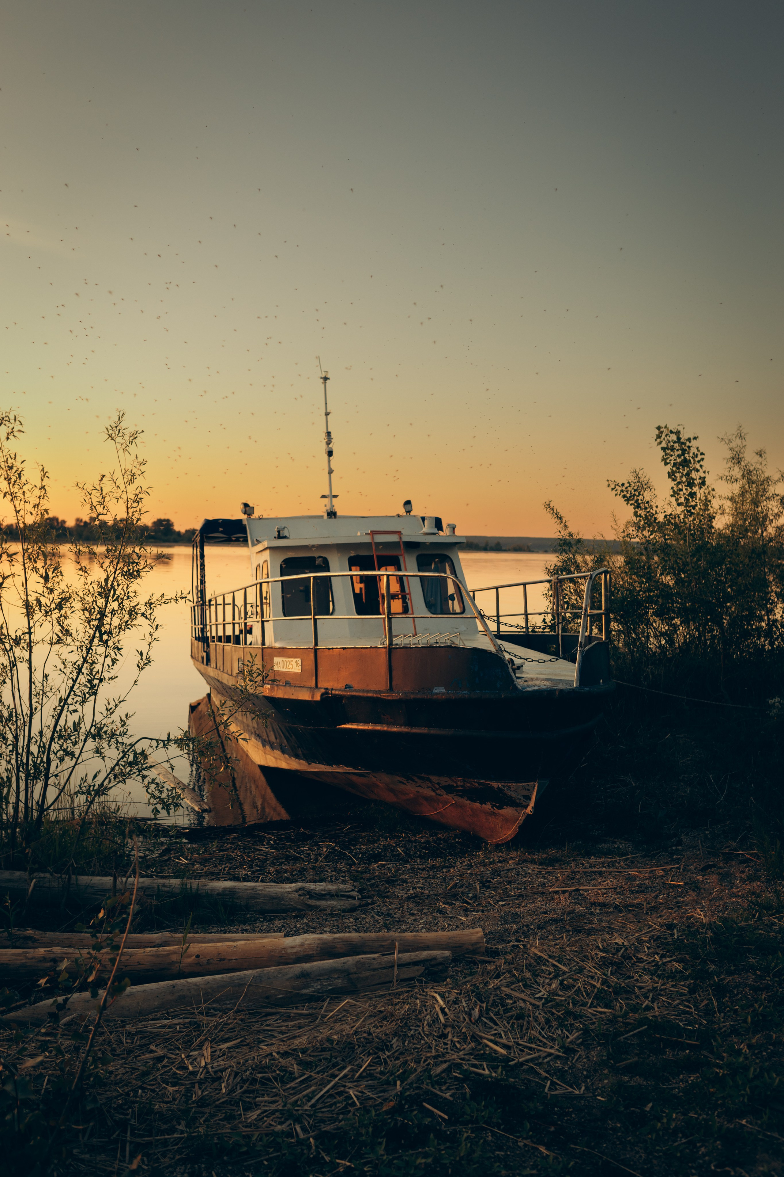 Тайны старого катера…. Фотограф Юлия Хакимова / Казань/ Чистополь