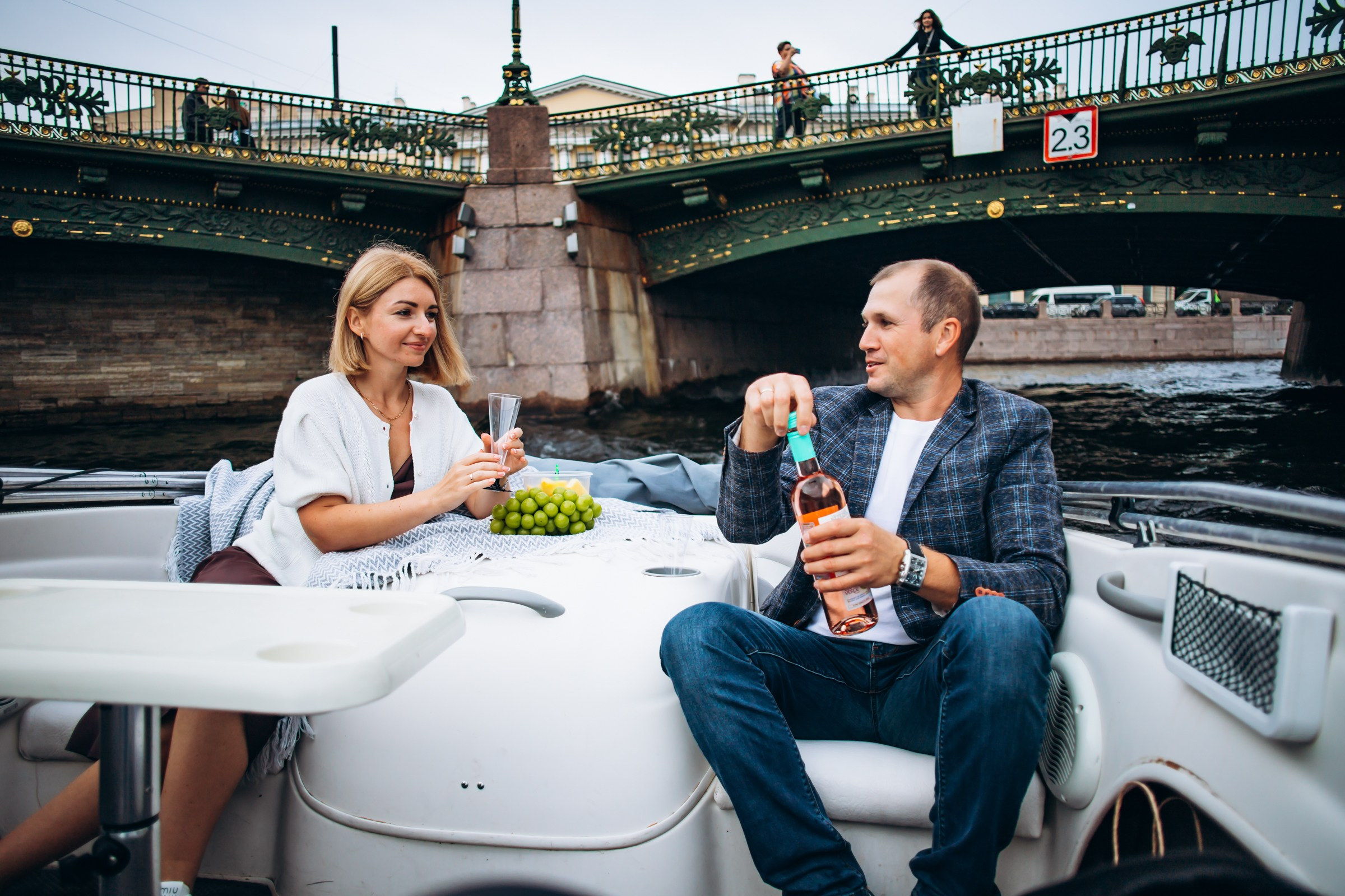 Иван и Дарья в августе. Фотопрогулка в Петербурге. Индивидуальный и семейный фотограф в Санкт-Петербурге