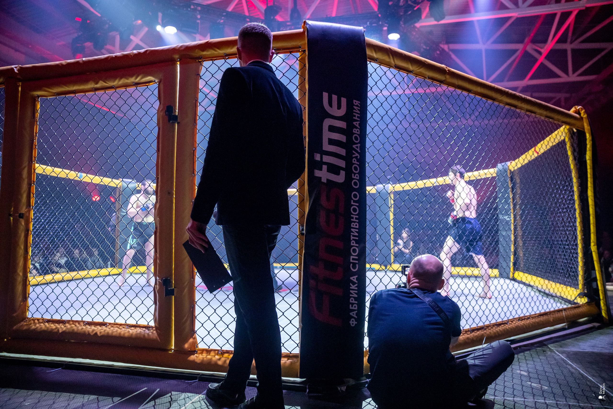 Бои в клетке «Северный Воин». Портретный фотограф Денис Милютин