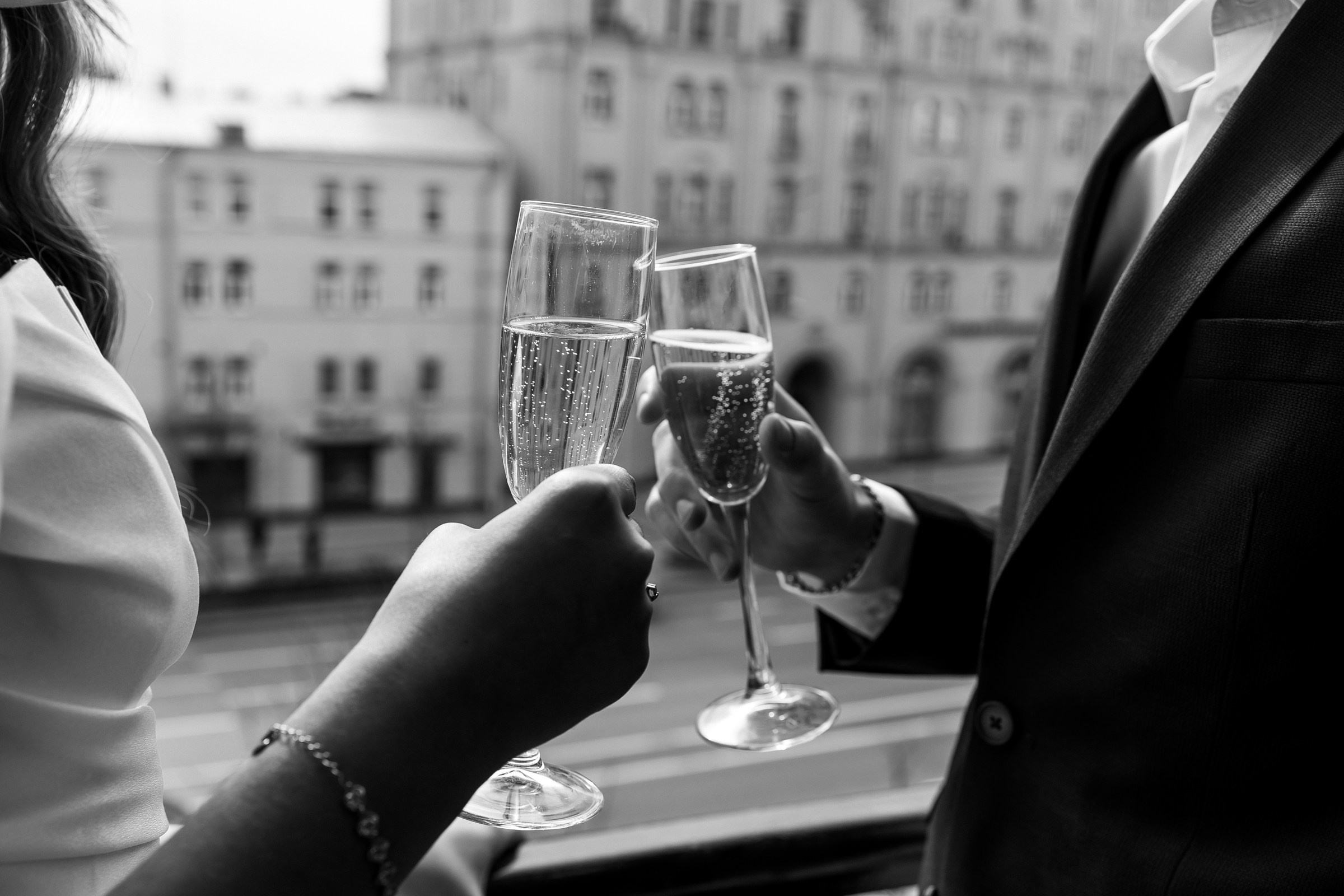 Свадебная фотосессия в Hartwell и на Патриарших прудах. Свадебный фотограф в Москве Элина Ларченкова. Фото, которые цепляют