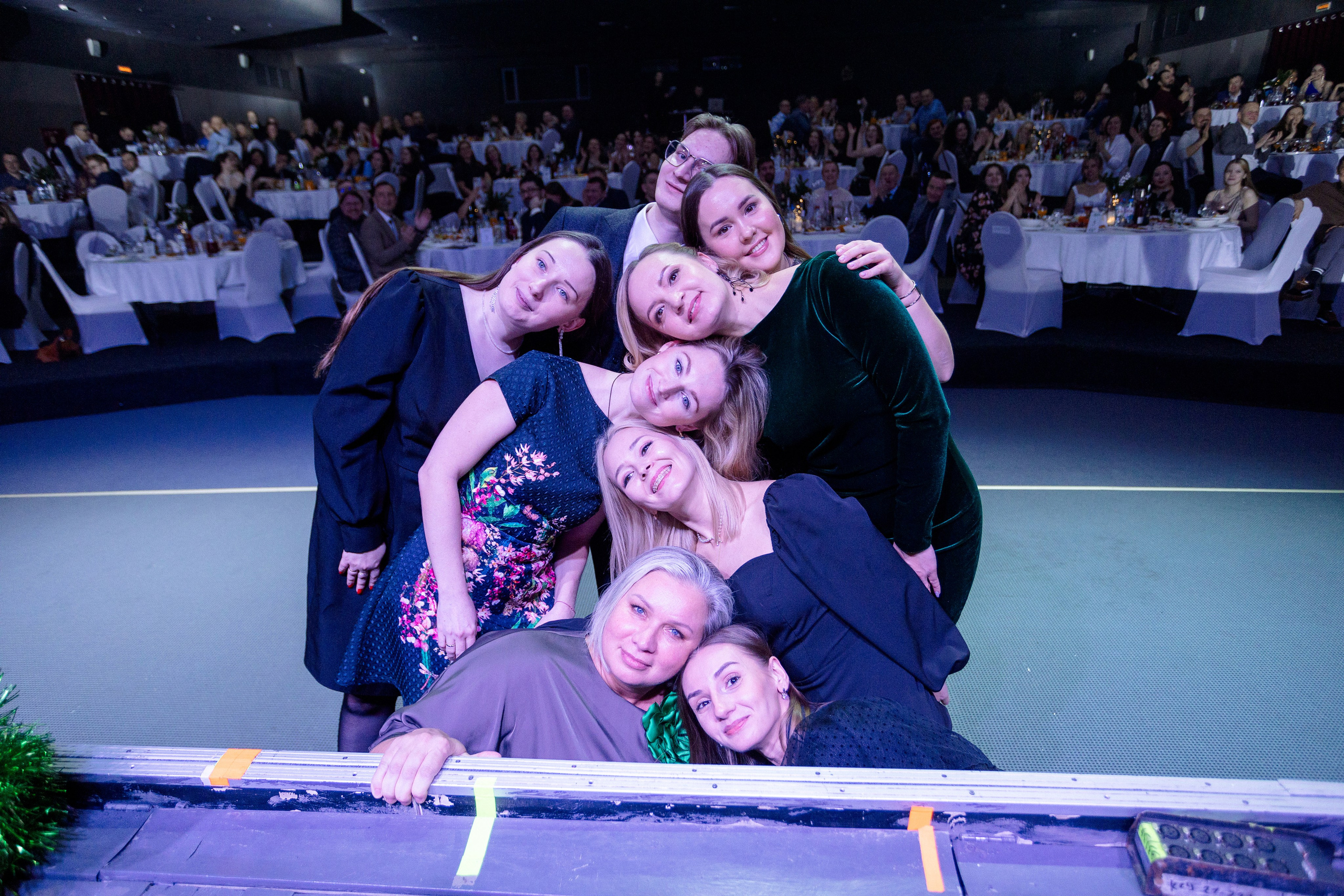 РЕПОРТАЖ: НОВЫЙ ГОД В ДК МЕТАЛЛУРГ. Профессиональный фотограф в Ижевске Леша Петров