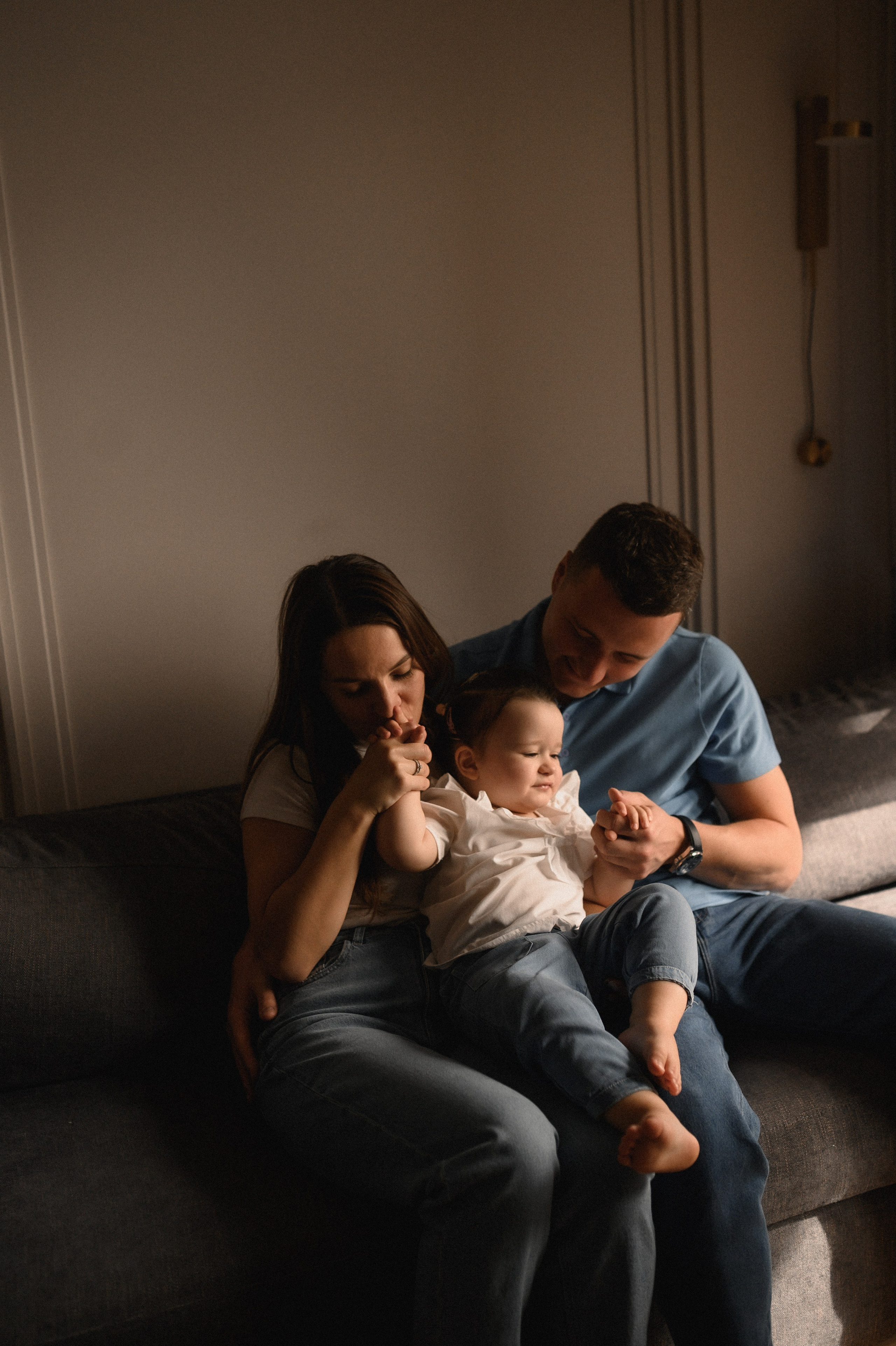 Саша, Таня, Мира и бабушка дома. Семейный и свадебный lifestyle-фотограф в Москве Мария Петрова