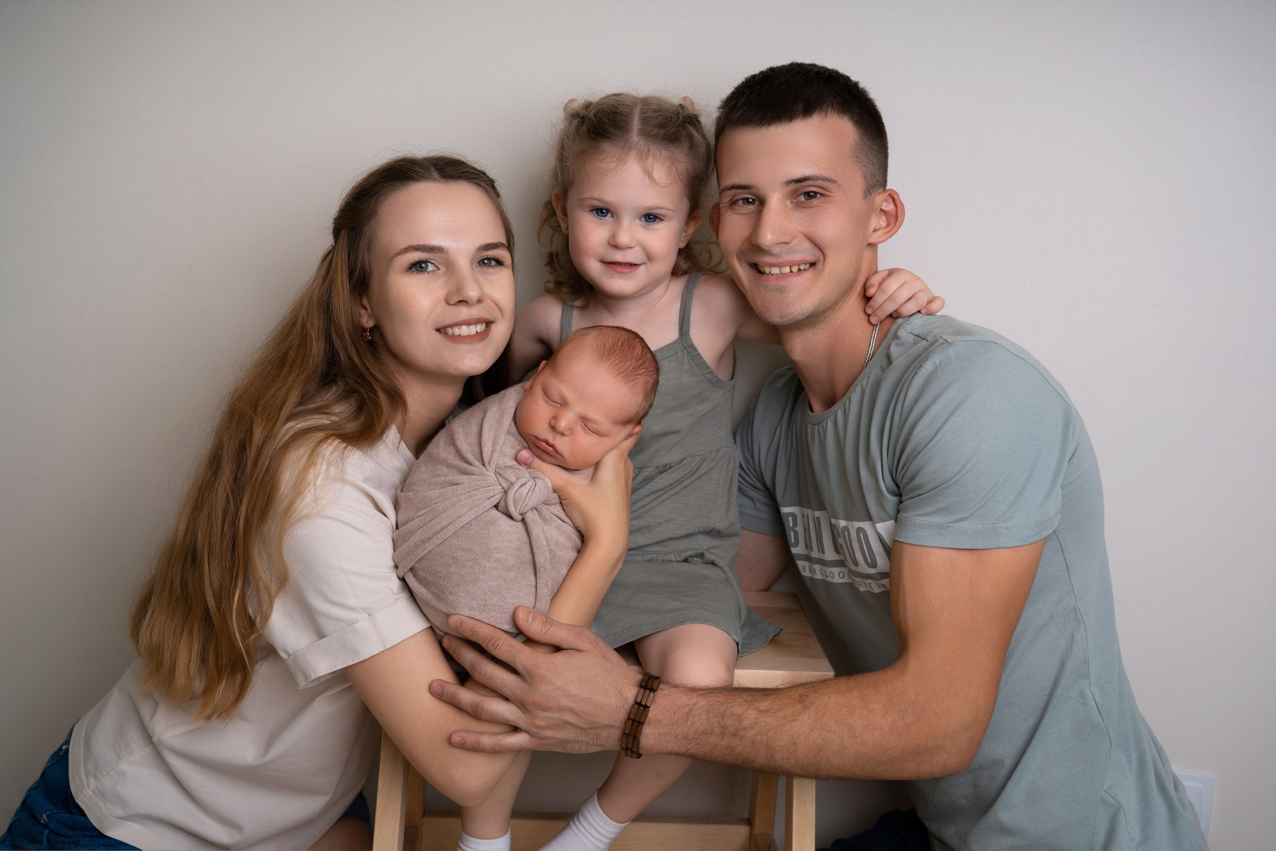 Фото с родителями/Макроснимки. Фотограф новорожденных Оренбург и свадебный фотограф Оренбург