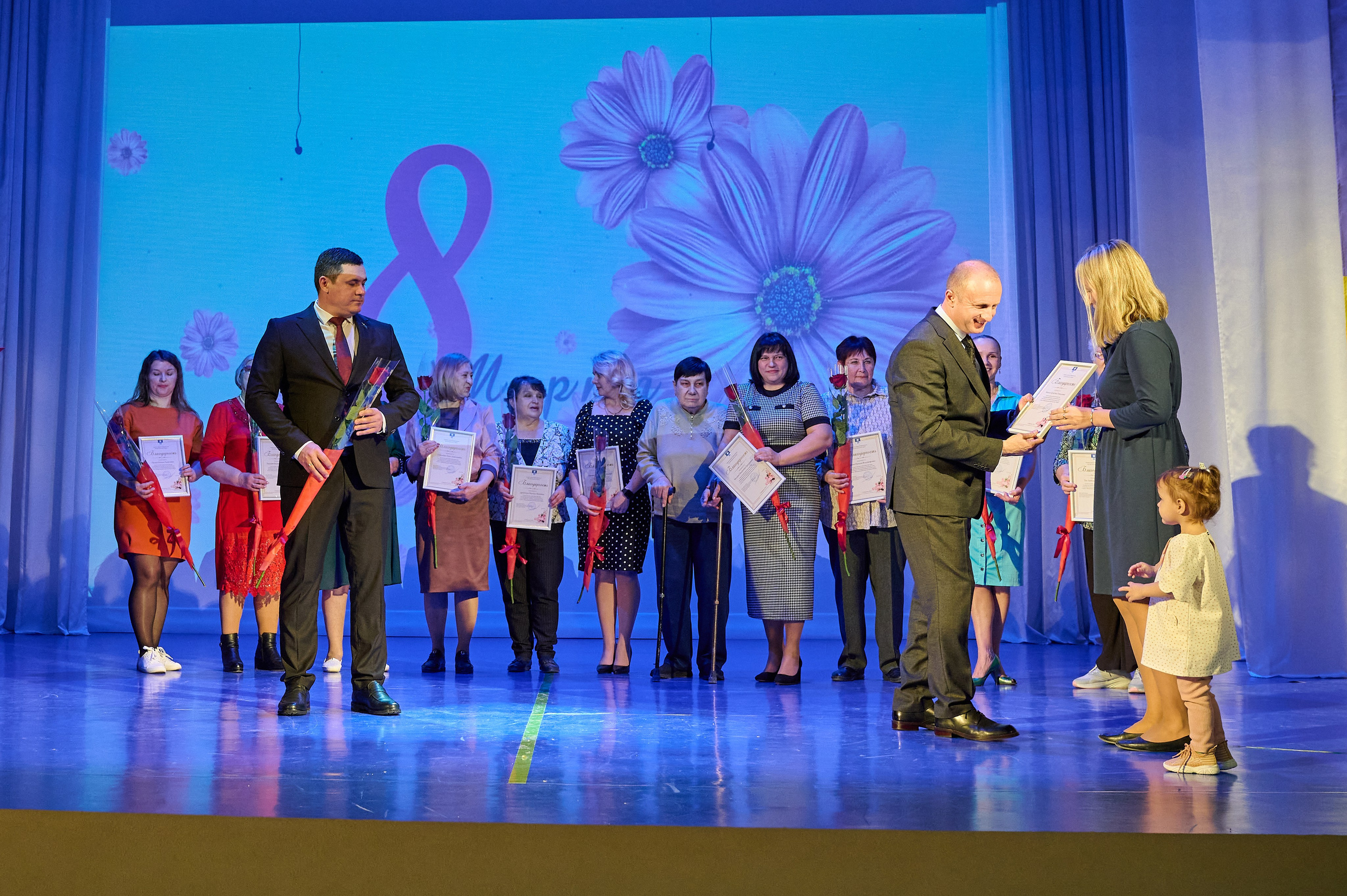 8 марта в Марьиной роще. Жизнь курорта Кабардинка в фотографиях