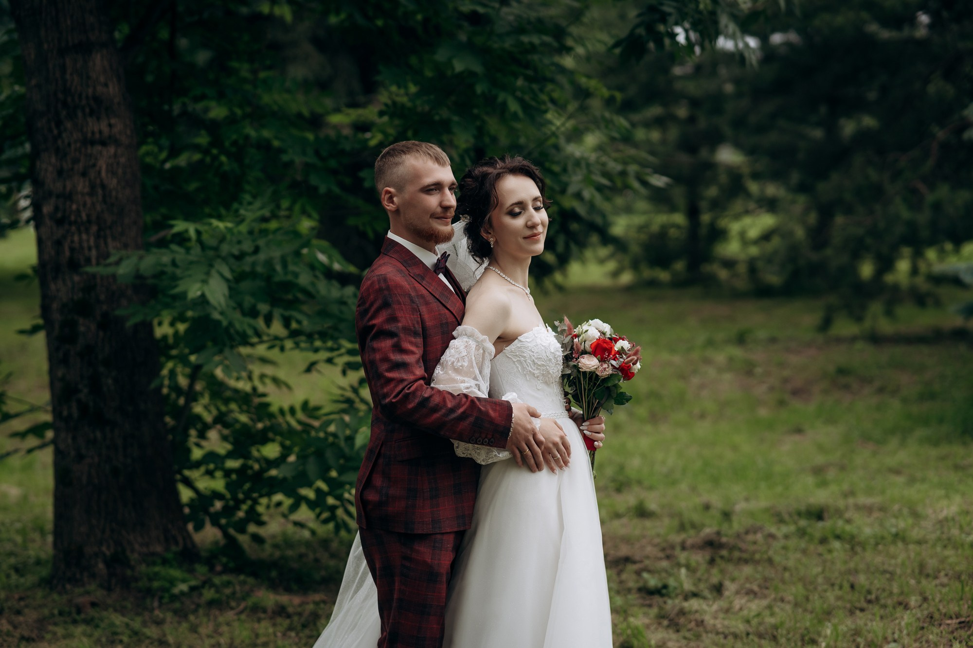 Свадебная фотосессия летом с выездной регистрацией. Свадебный и репортажный фотограф в Ярославле Евгений Сальников