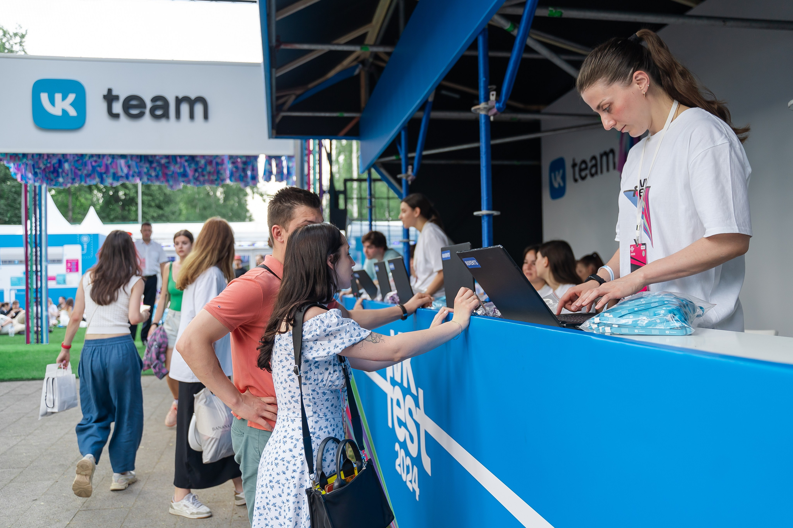 ВК ФЕСТ. Репортажный и свадебный фотограф в Москве