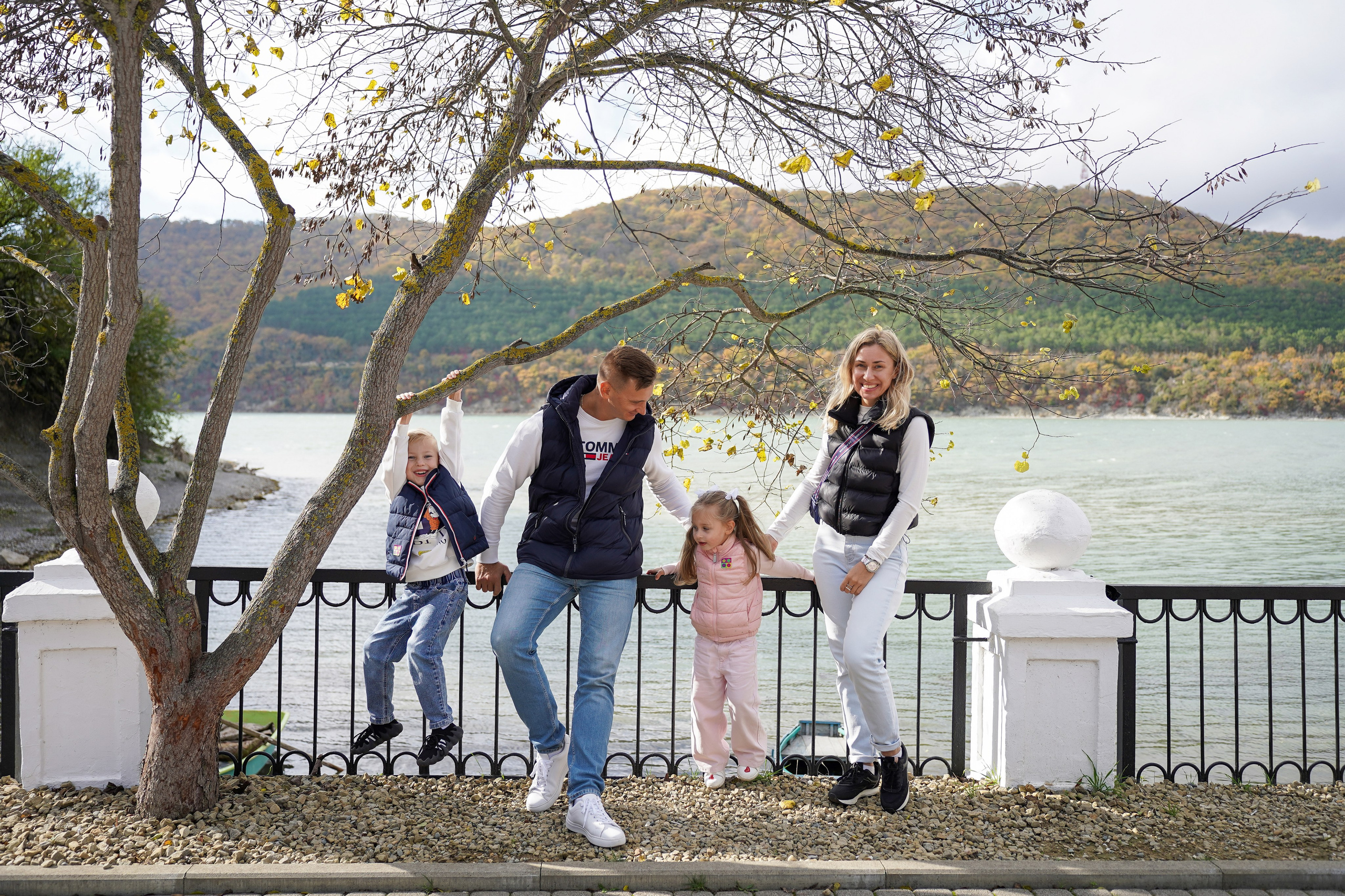 Семейная фотосессия в Абрау-Дюрсо. Фотограф Новороссийск | Геленджик и ЮФО Эльвина Ясинская