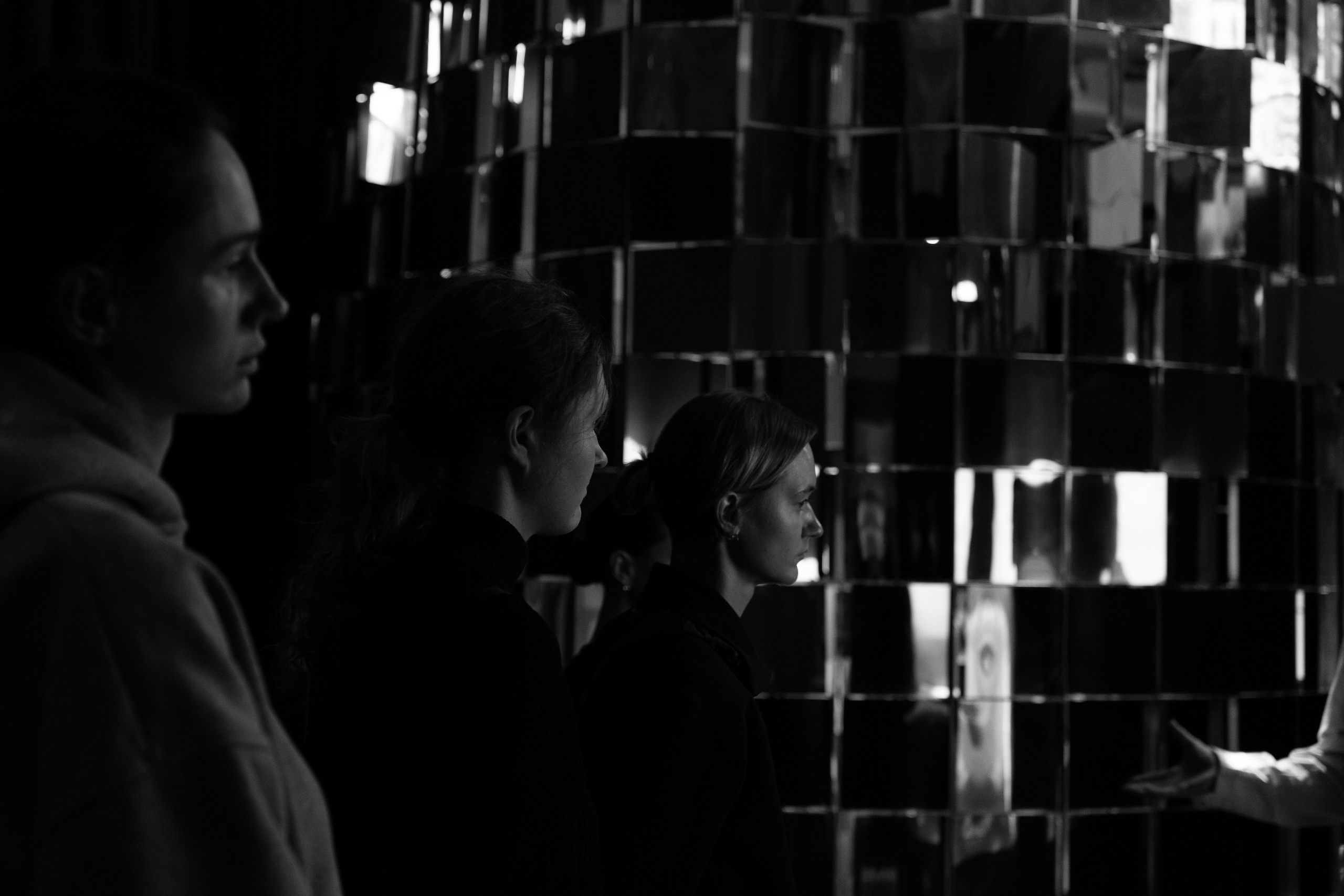 Выставка в Зотов Центре: «Русское невероятное». Фотограф в Москве. Шахабудин