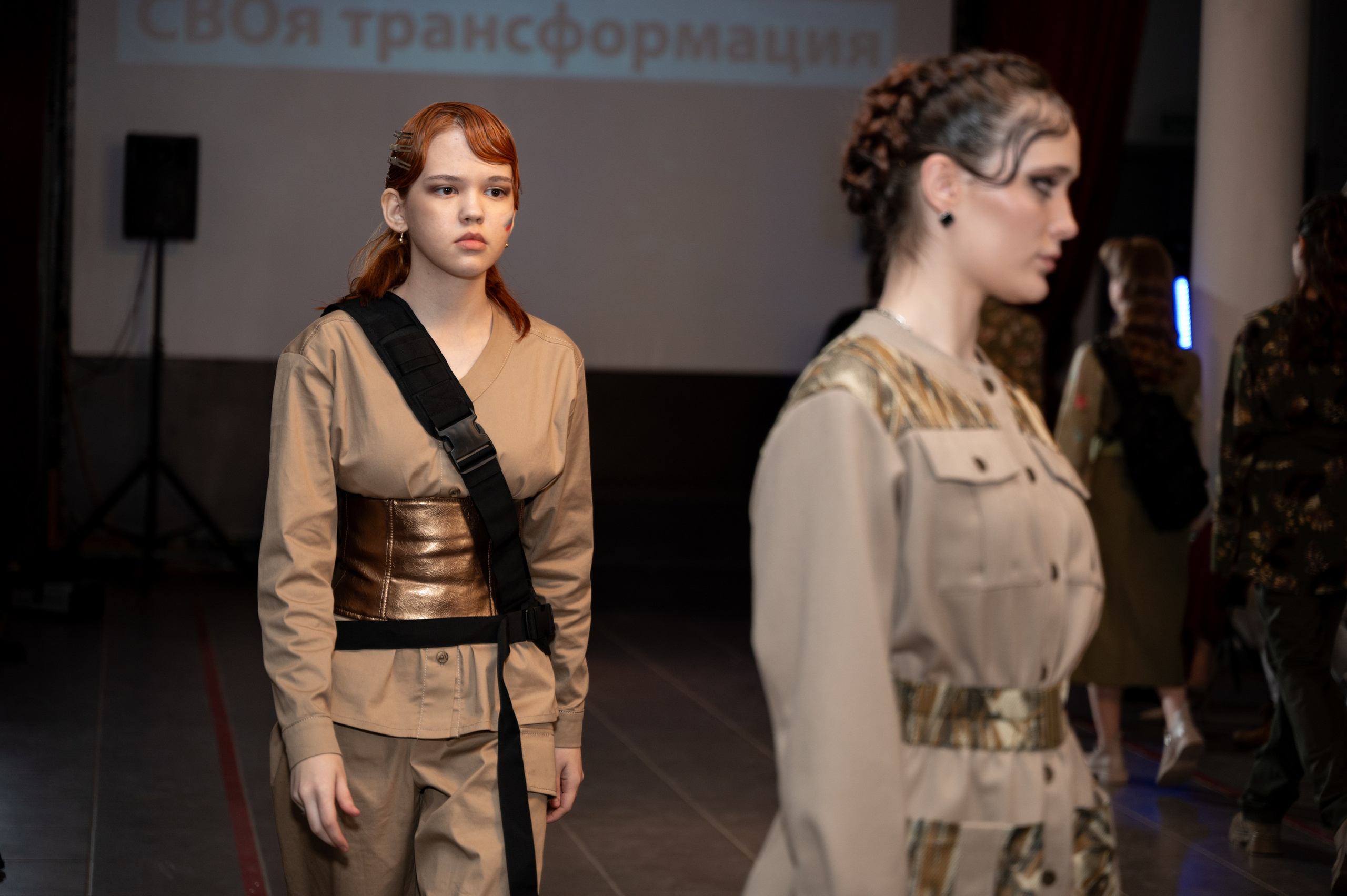 Закрытый показ милитари «Своя трансформация» дизайнера Юлии Бойченко | 24.04.2025. Фотограф в Омске Елизавета Кириллова