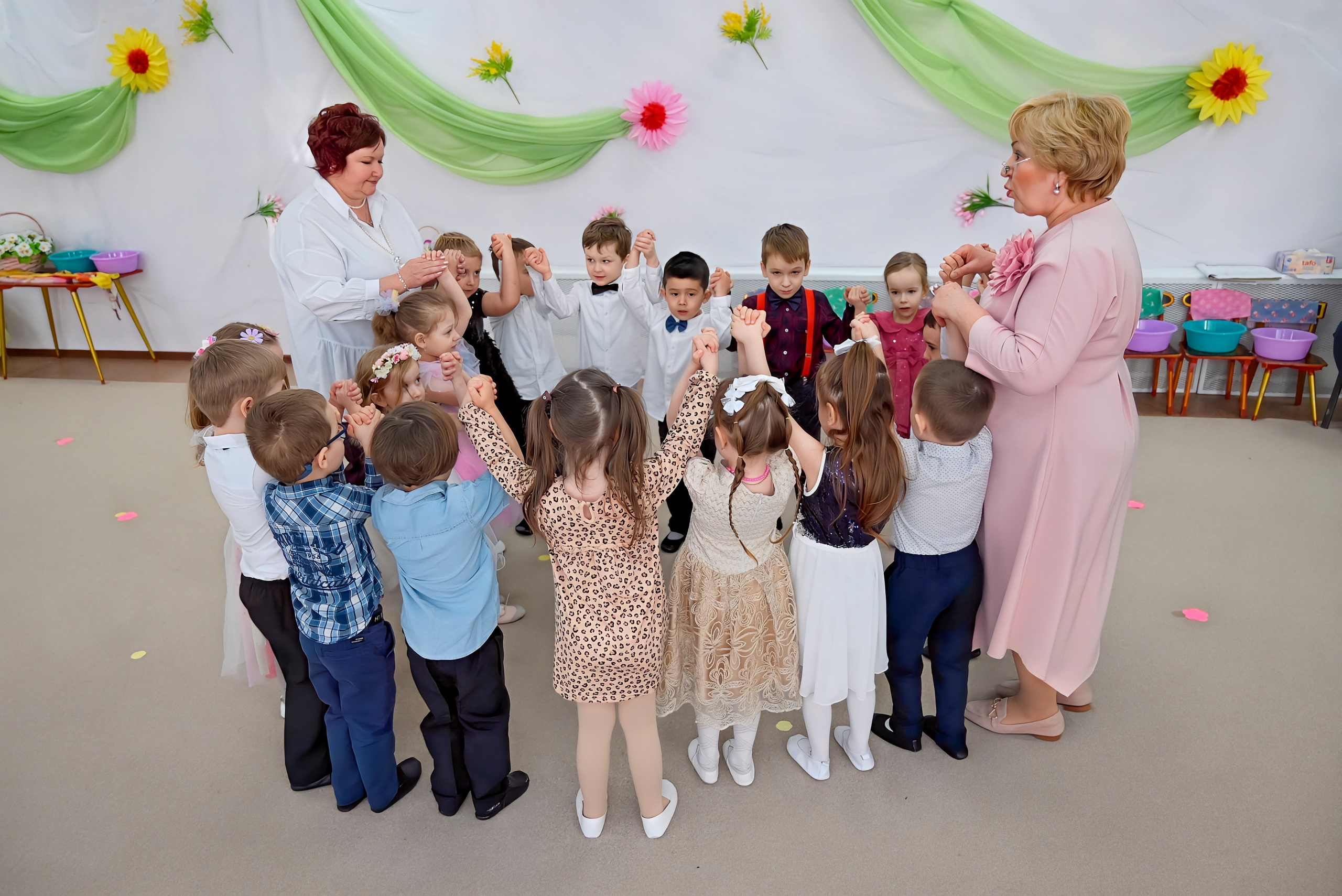 Праздник в группе «Дружная семейка». Семейный и детский фотограф Москва