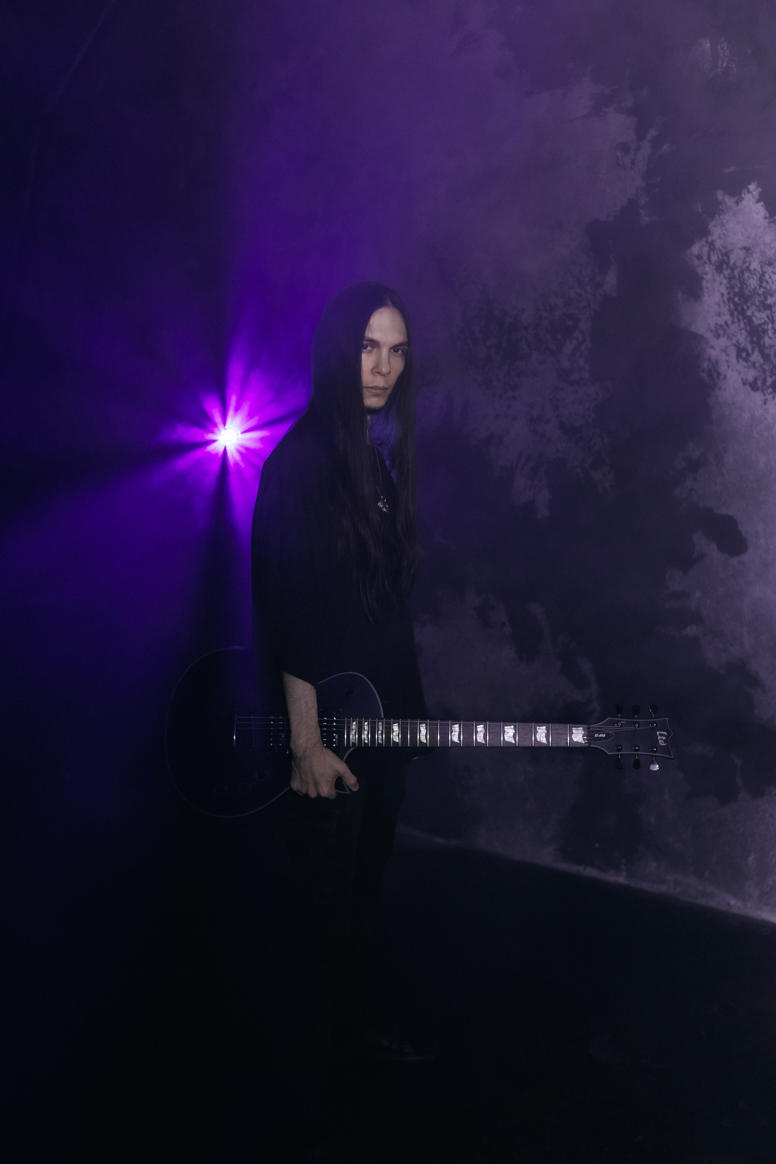 Ренат. Фото для карточки музыканта. Фотограф Регина Крикунова г. Красноярск