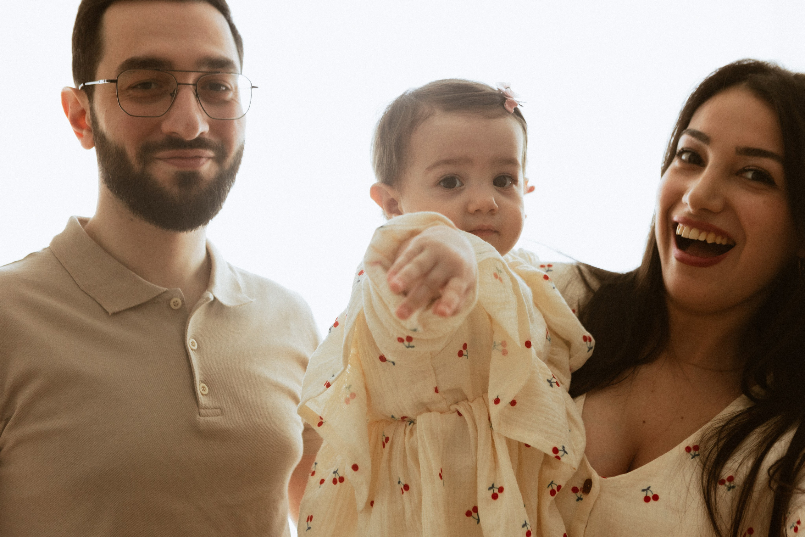 Семейная фотосессия на день рожденья девочки 1 год в студии