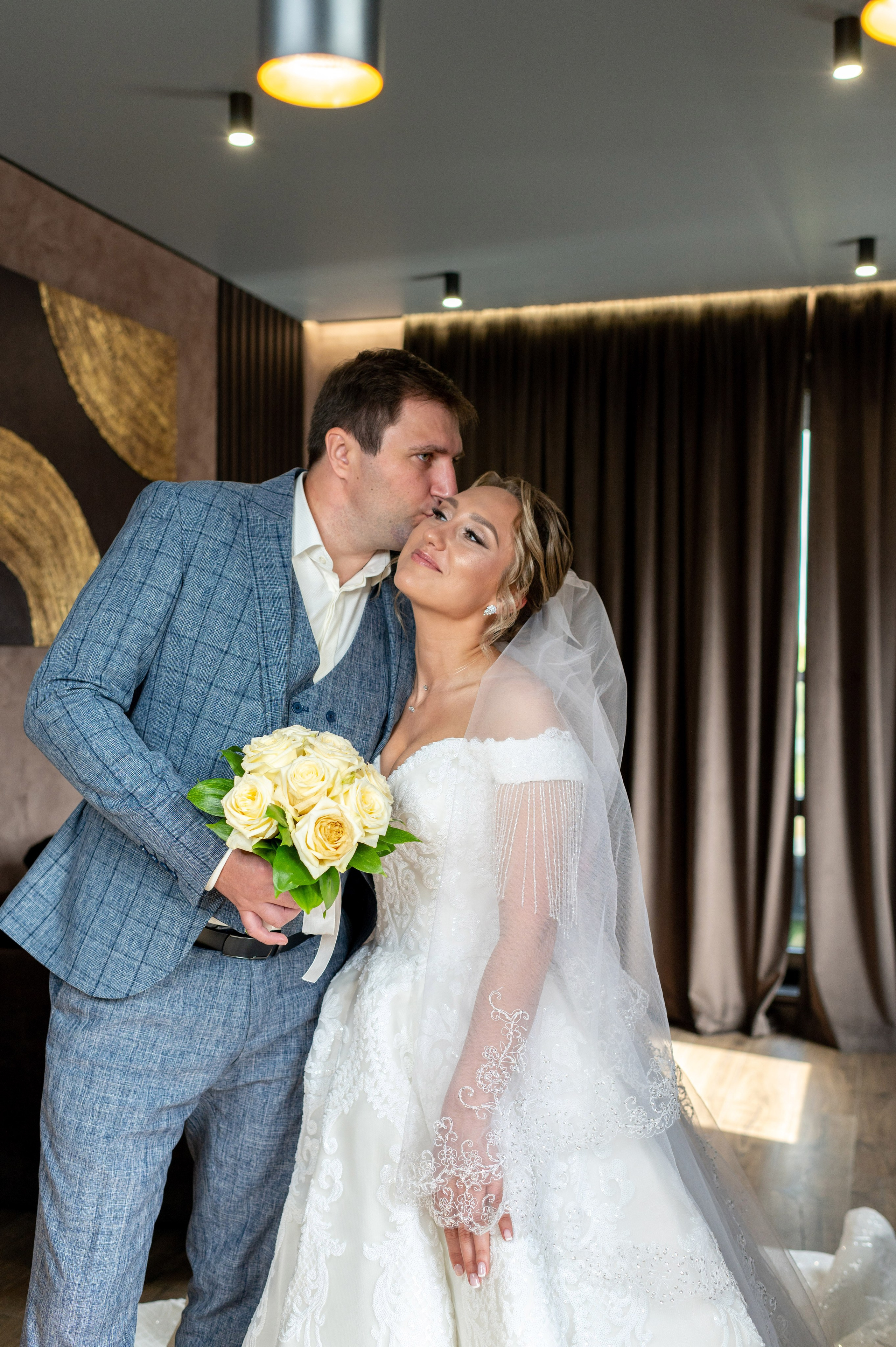 Анастасия и Игорь (фотосессия во Втором Дворце Бракосочетания, Польский сад, здание городской Ратуши). Портретный, семейный и свадебный фотограф в Санкт-Петербурге и в Пушкине Ширяев Денис