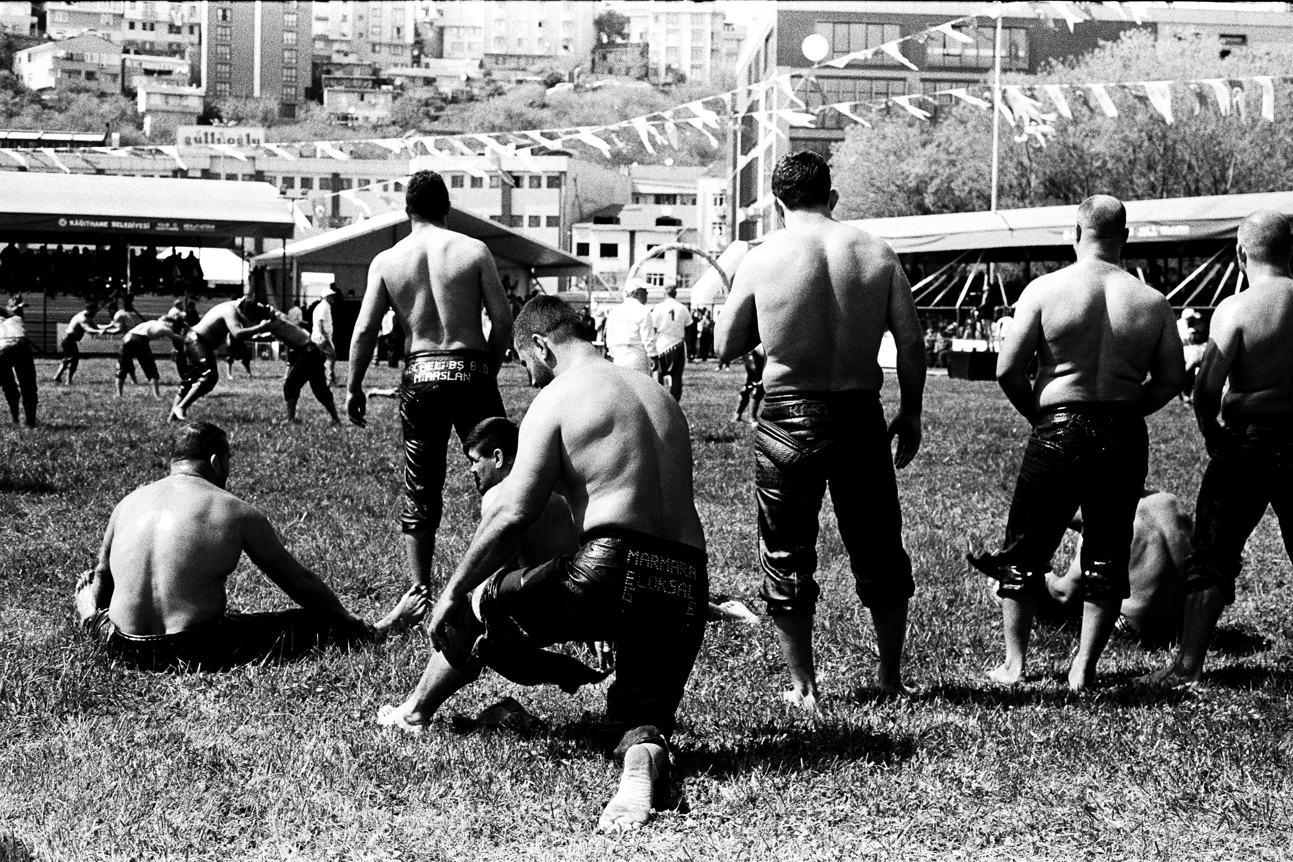 Wrestlers (Istanbul. 30.04.2023). Eduard Savosin | Documentary & Portrait Photographer in Paris