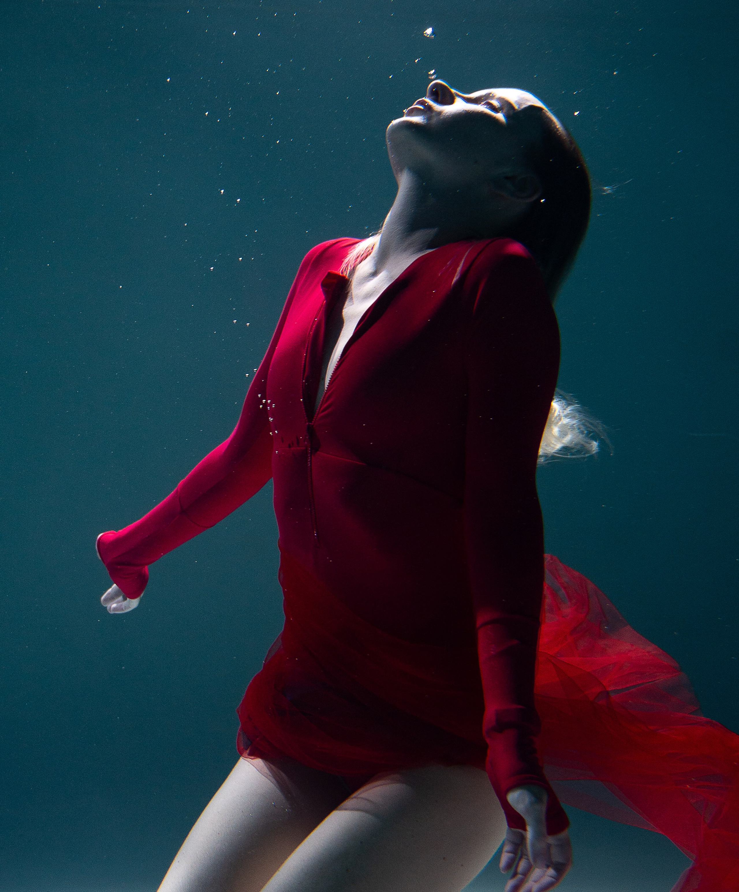 Екатерина под водой. Спортивный фотограф в Москве Фадеева Ирина. Соревнования, турниры, чемпионаты по танцам. отчетные концерты, съемка под водой