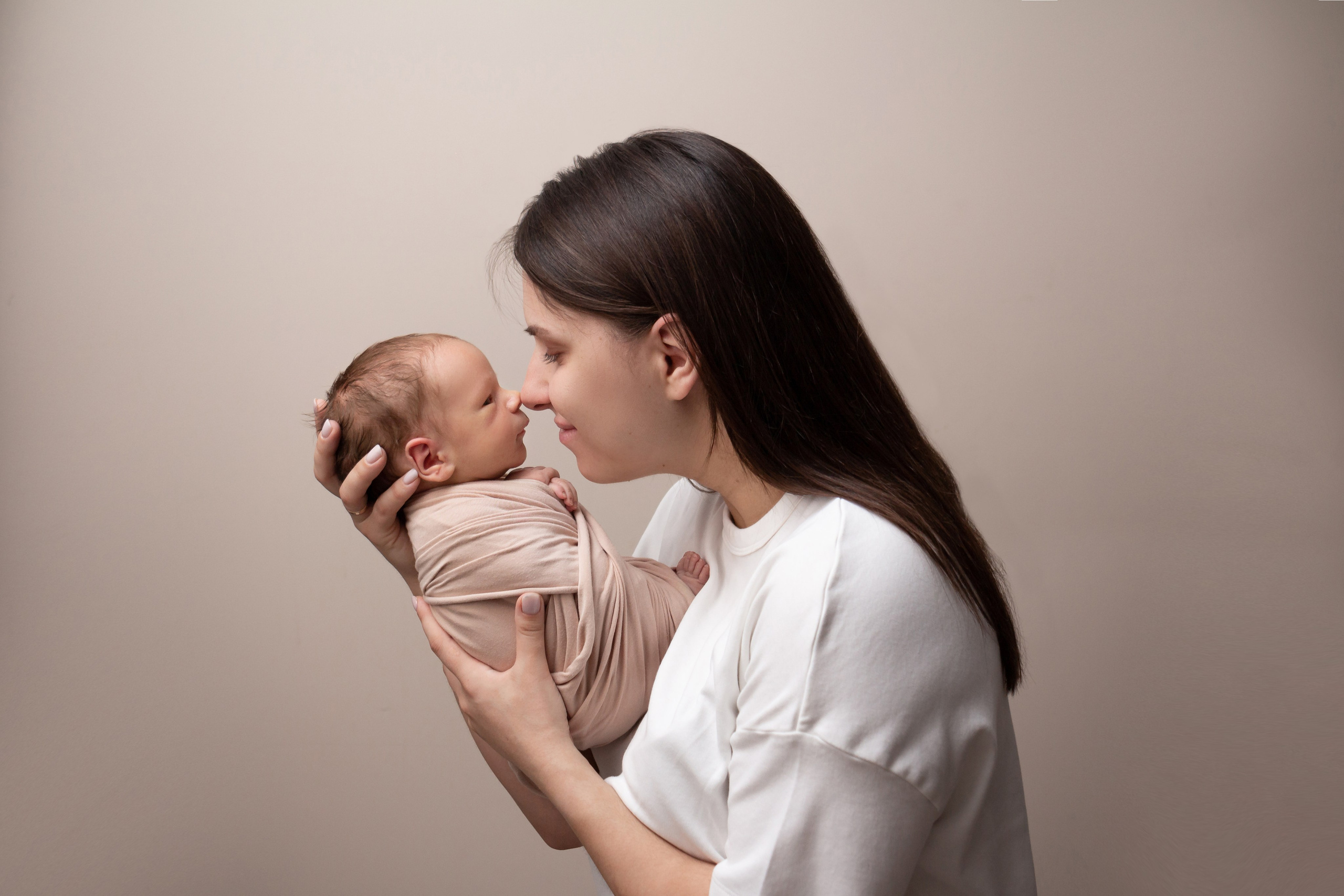Кадры малыша с родителями. Фотограф новорождённых Анапа Елена Кушнарь