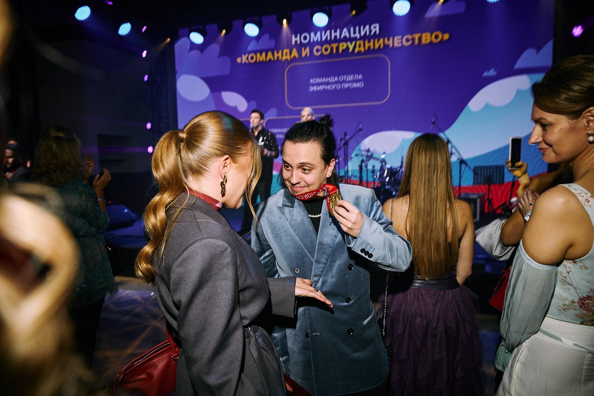 Фотограф на корпоративе «Медиа1» — репортажная съёмка делового праздника. Репортажный фотограф в Москве — Дмитрий Тарасов | Съёмка мероприятий, концертов, корпоративов