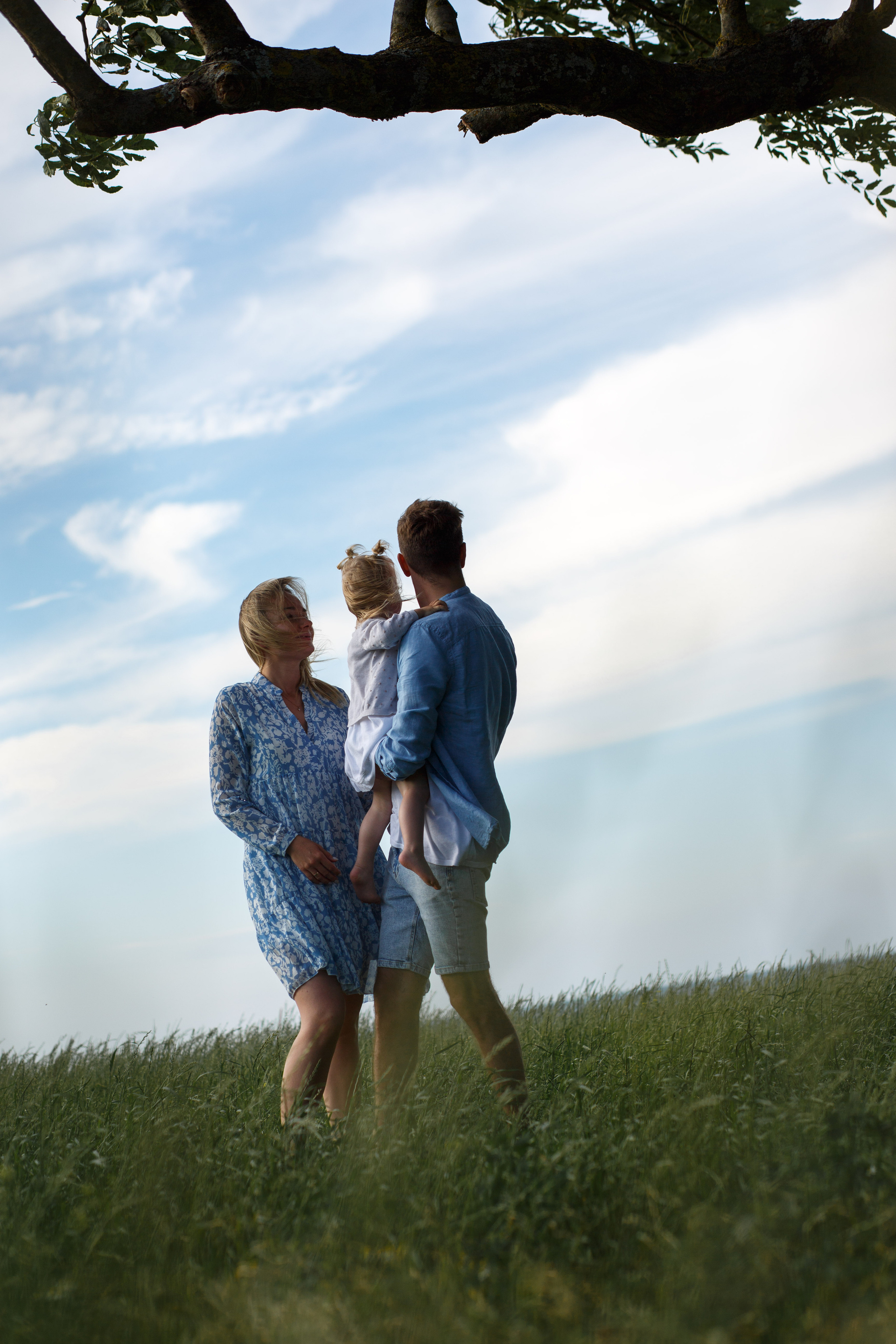 Дмитрий, Юлия и Анастасия. Главная