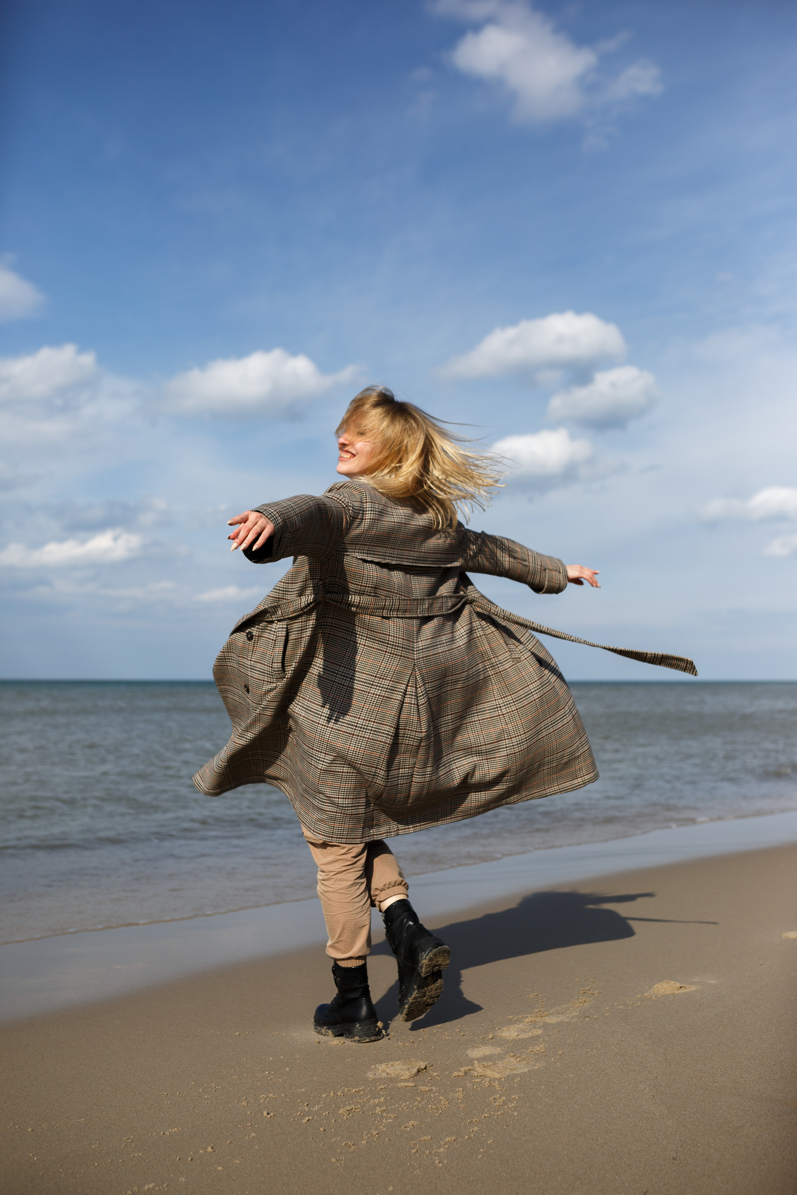 Алёна и Денис. На побережье. Главная