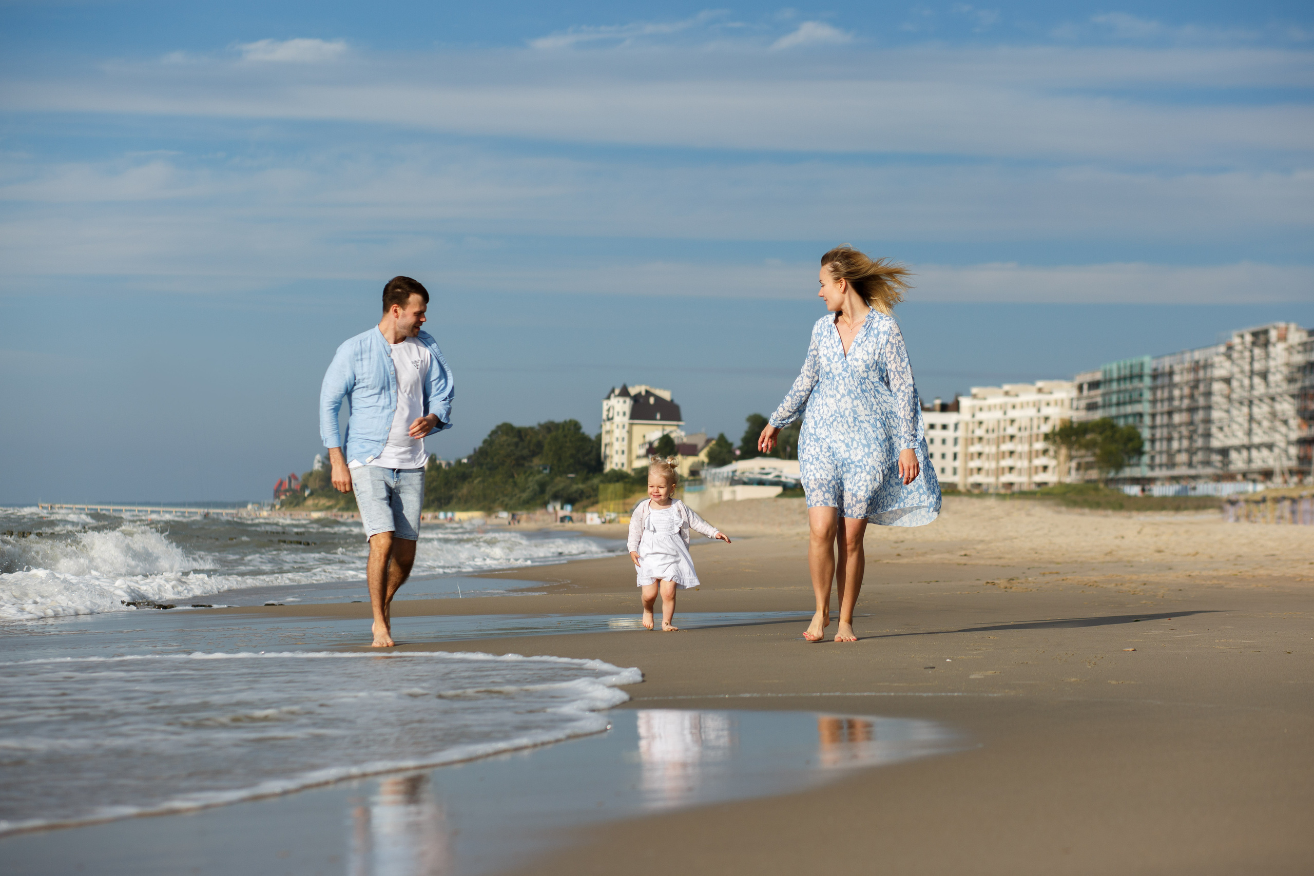 Дмитрий, Юлия и Анастасия. Главная