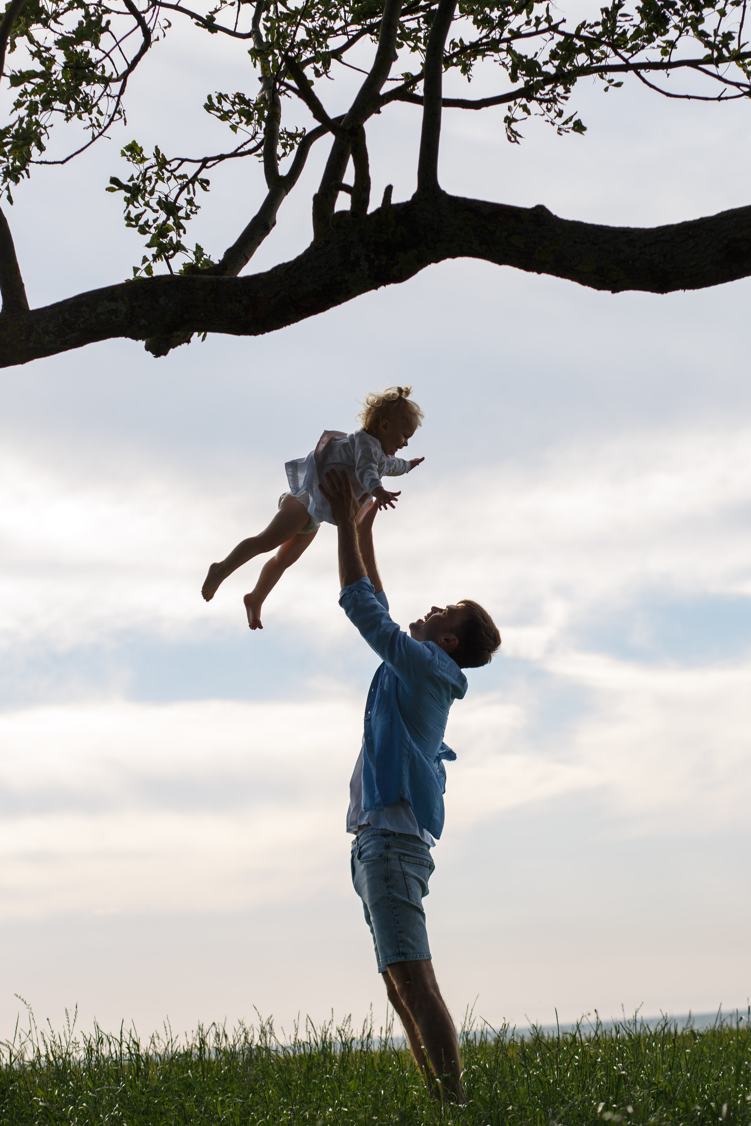 Дмитрий, Юлия и Анастасия. Главная