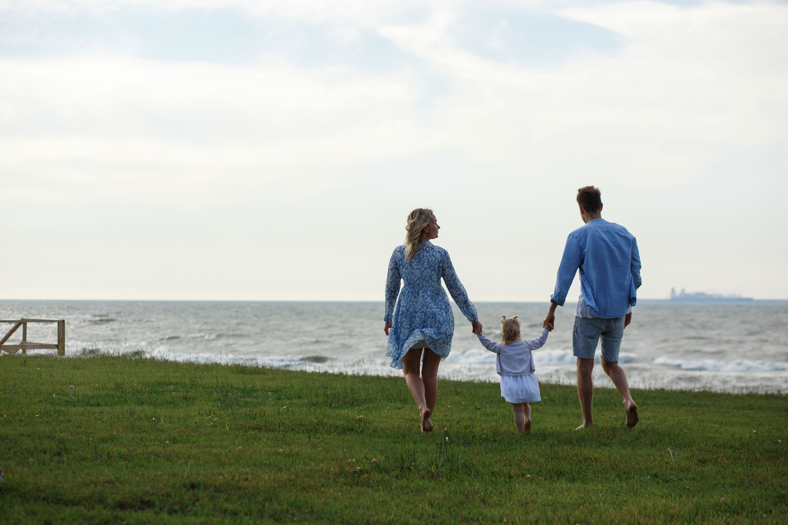 Дмитрий, Юлия и Анастасия. Главная