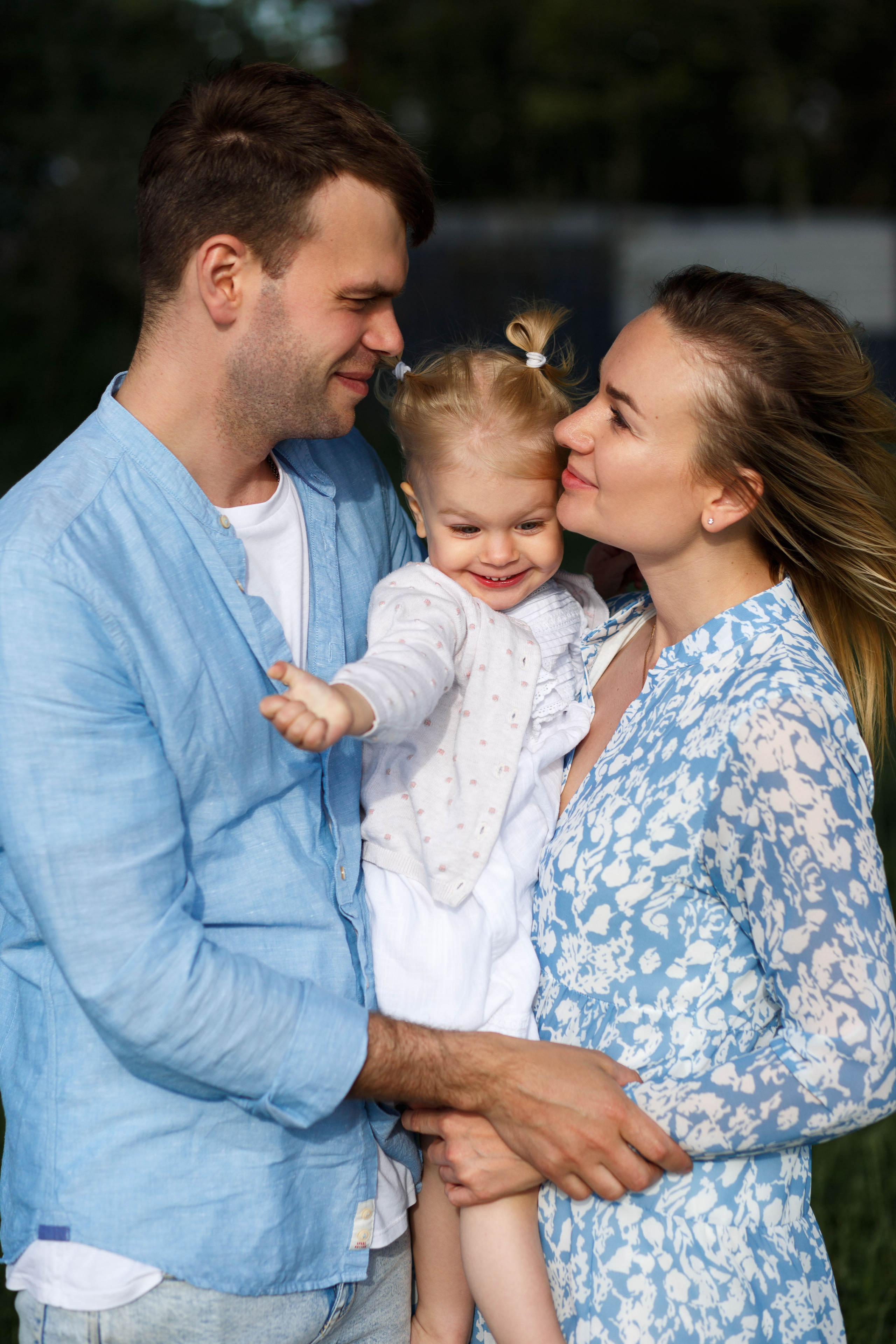 Дмитрий, Юлия и Анастасия. Главная