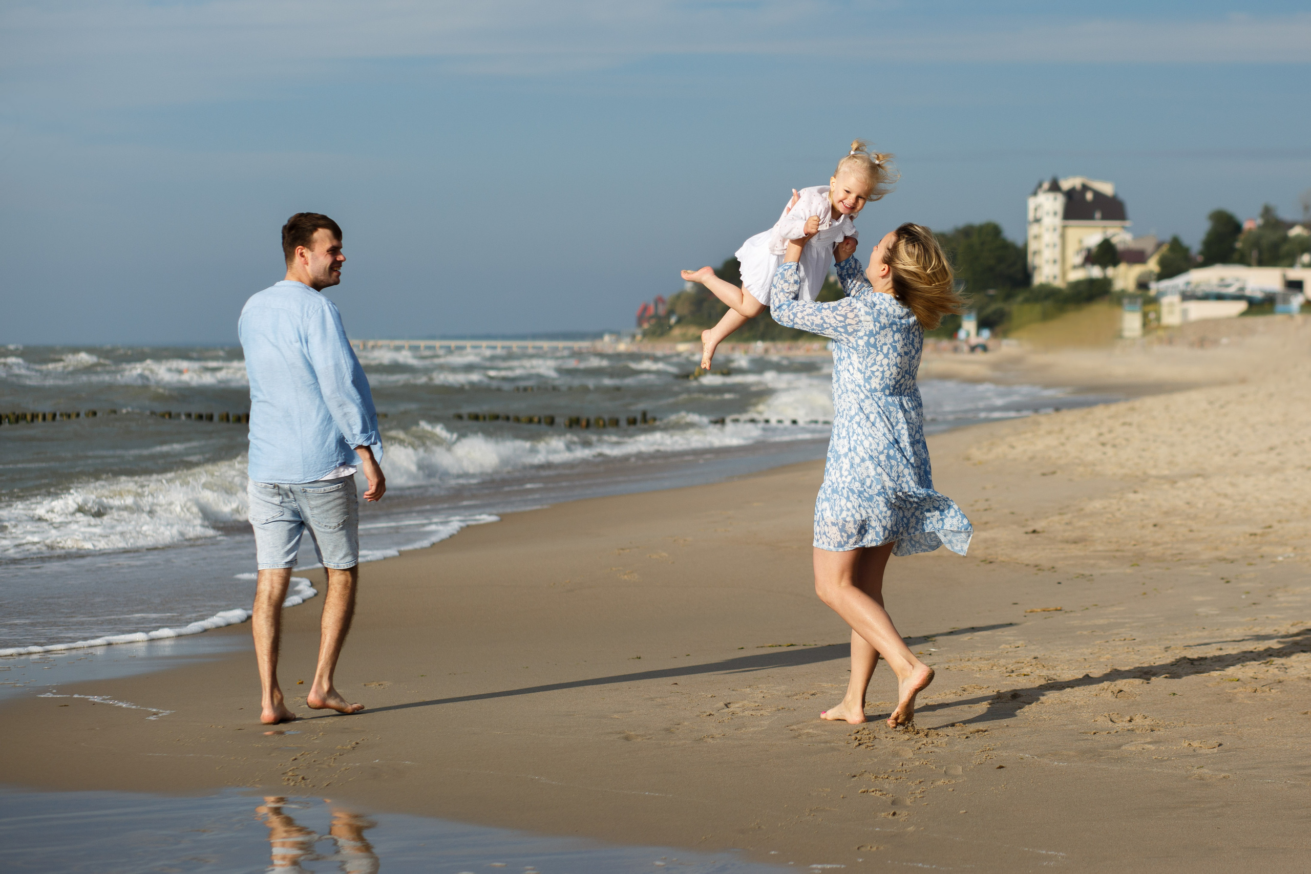 Дмитрий, Юлия и Анастасия. Главная
