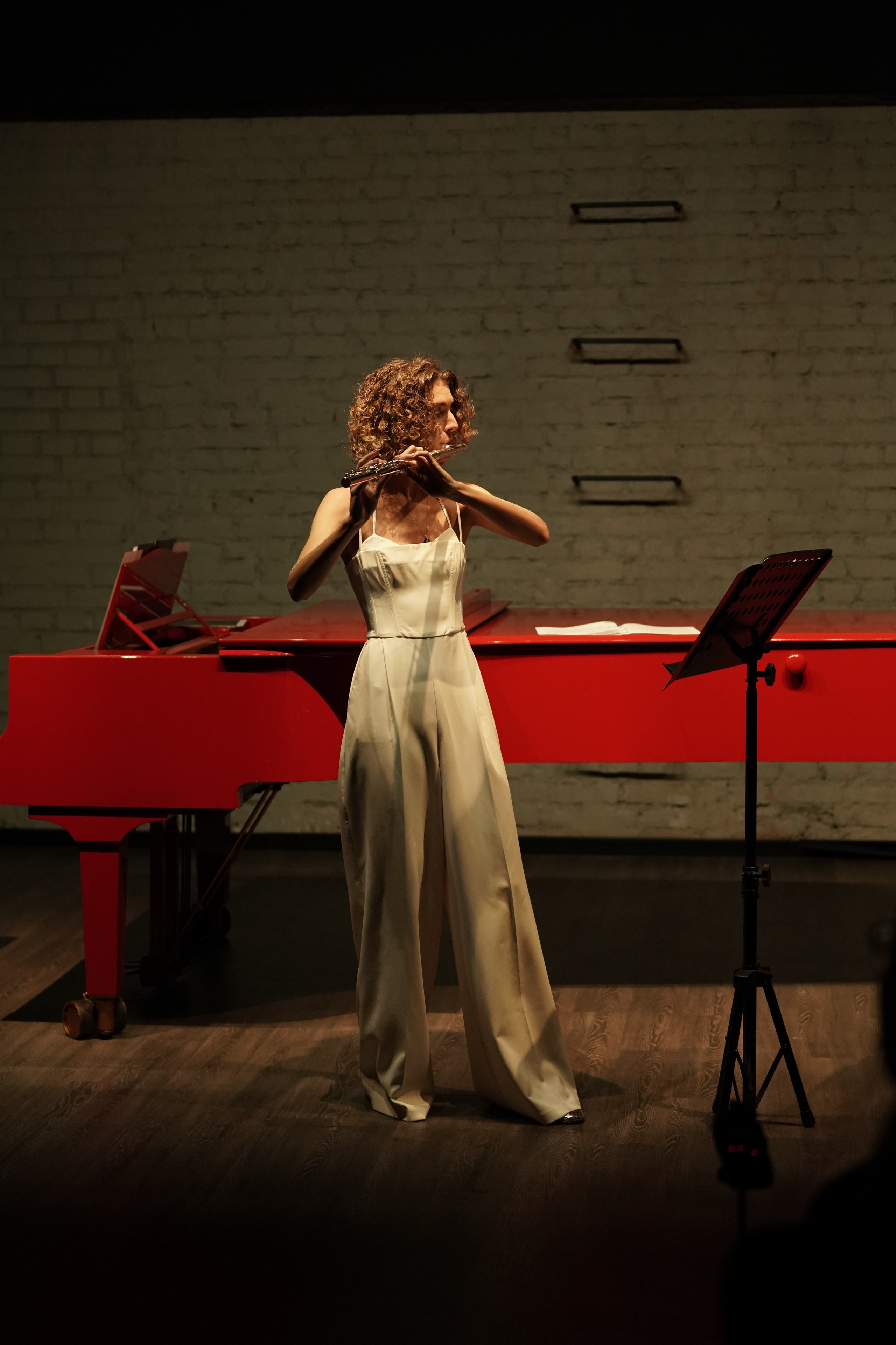 В сумраке Есенин-центра. 7/11/25. Фотограф Строгино Яна Гавриленко