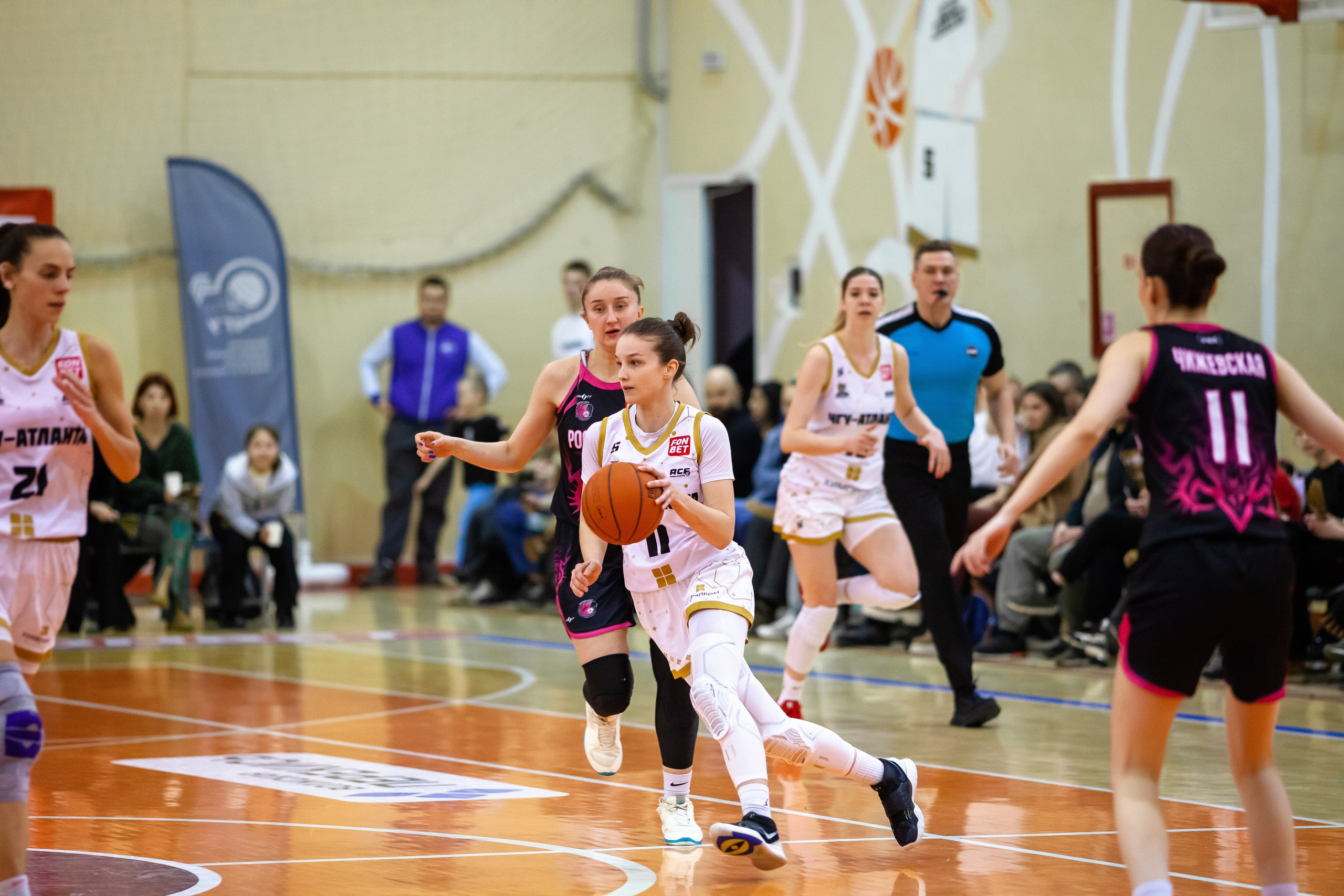 ЧГУ-Атланта — Ростов-ЮФУ / 1 игра. Фотография