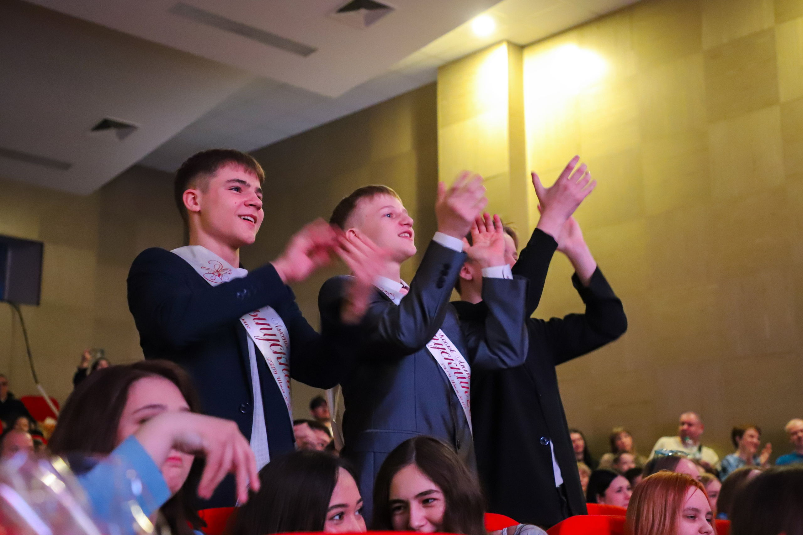 Последние звонки в школе. K-pop (и не только) фотограф в Москве Светлана Полякова