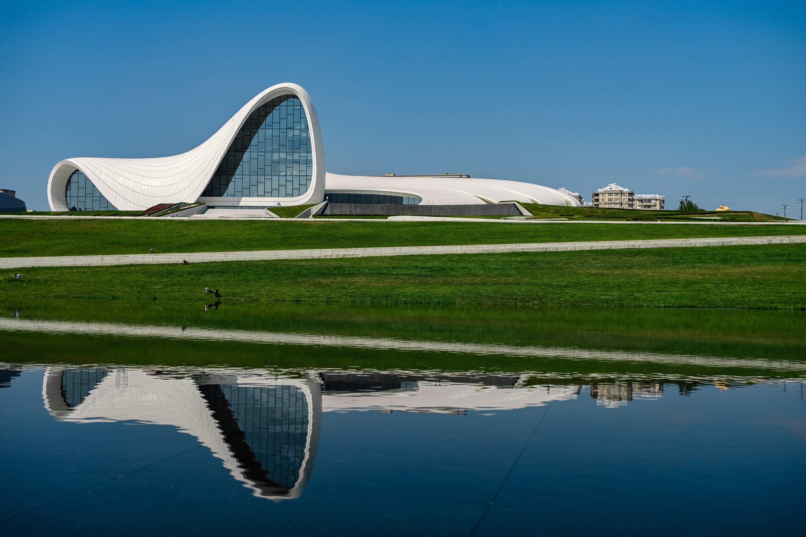 Heydar Aliyev Center | Baku. Архитектурный фотограф Кирилл Цыбенко. Работаю в Москве, по всей России и Миру