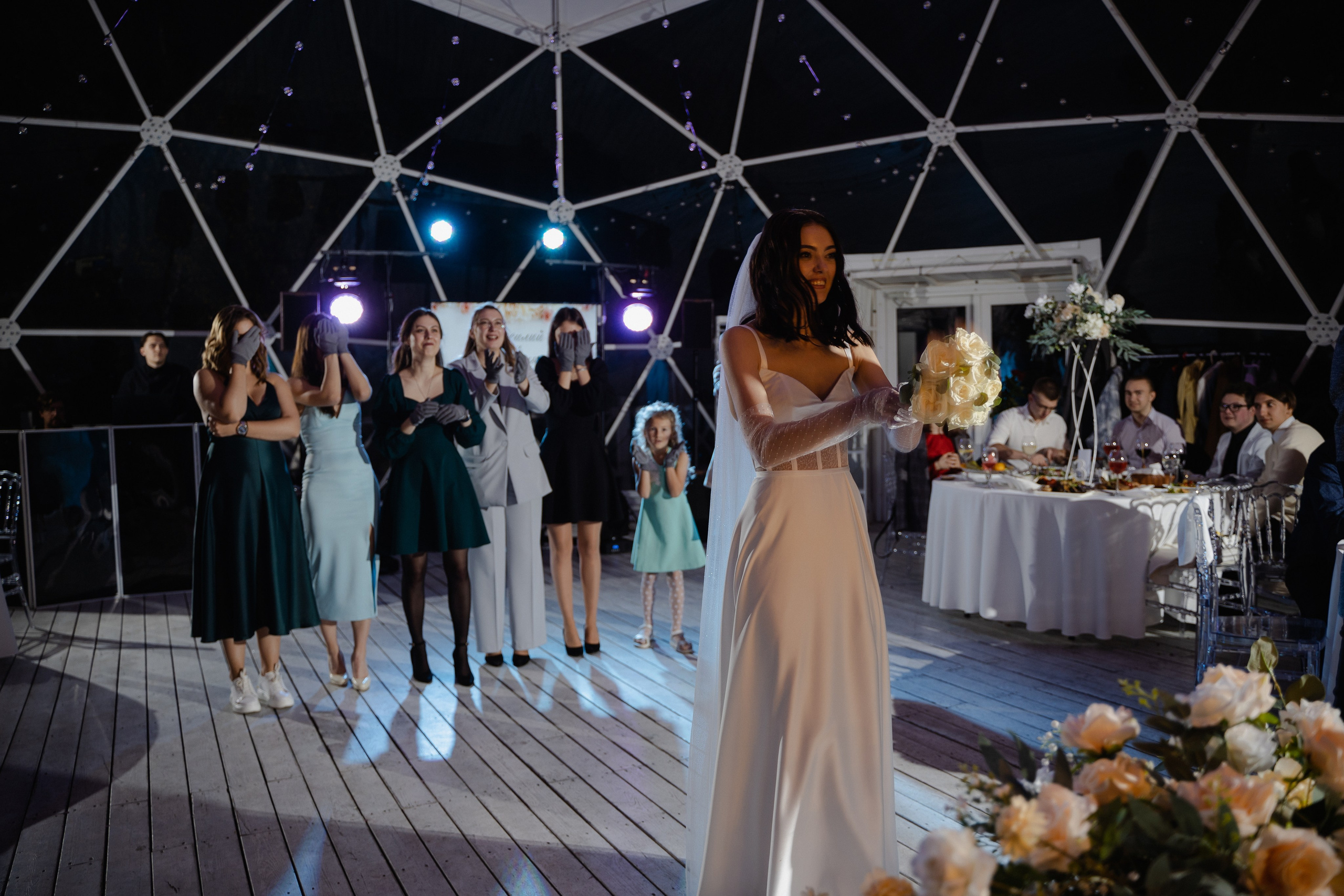 Ксения и Василий. Хвоя. Фотограф Аля Овчарова