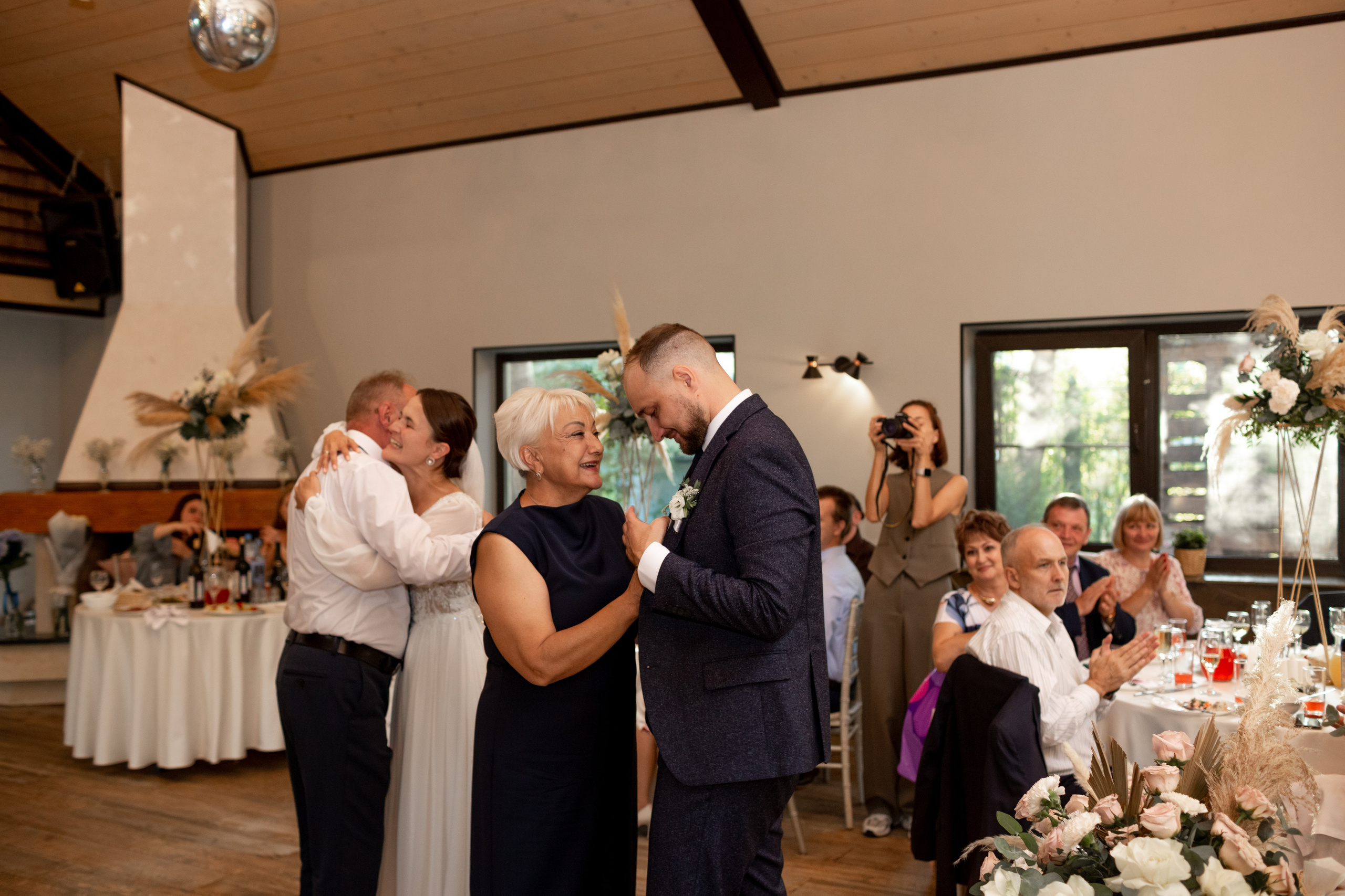 Свадебная фотопрогулка в Пушкине. Свадебный фотограф Кирилл Белый