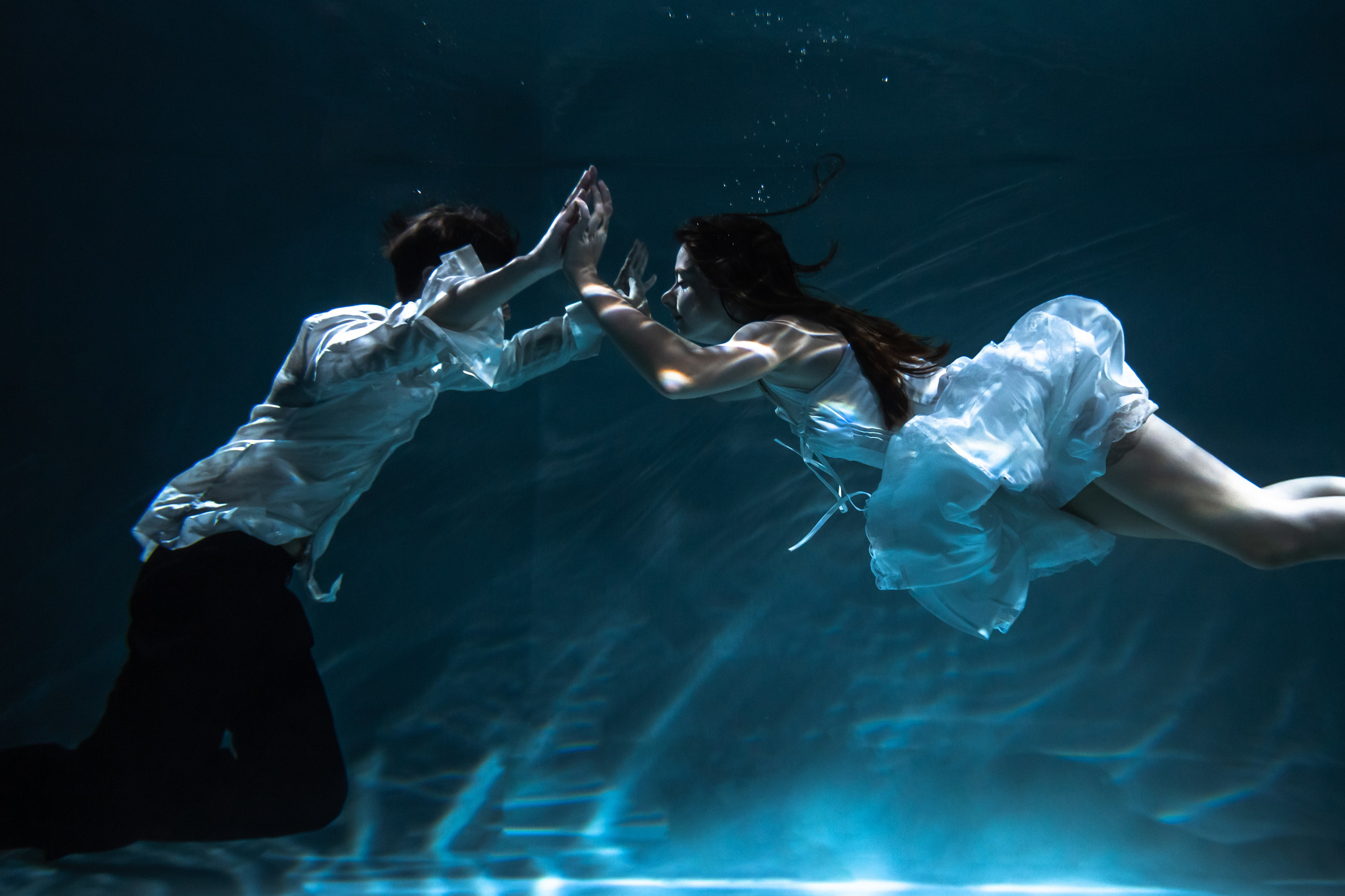 Фотосессия под водой. Свадебный фотограф Кирилл Белый