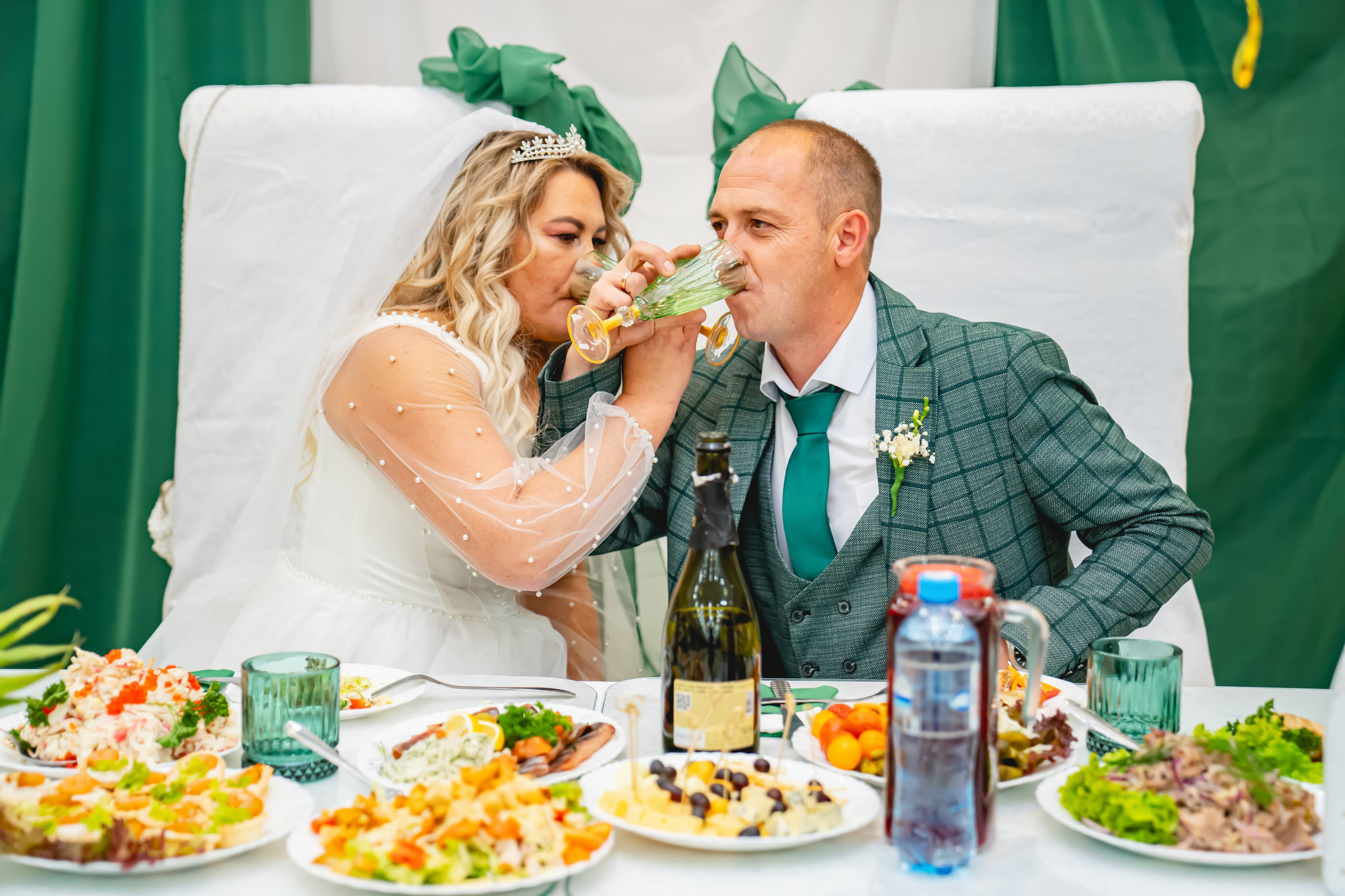 Осенняя Свадьба 2024. Занимаюсь профессиональной фотографией и живу рядом с Байкалом. Работаю в разных жанрах