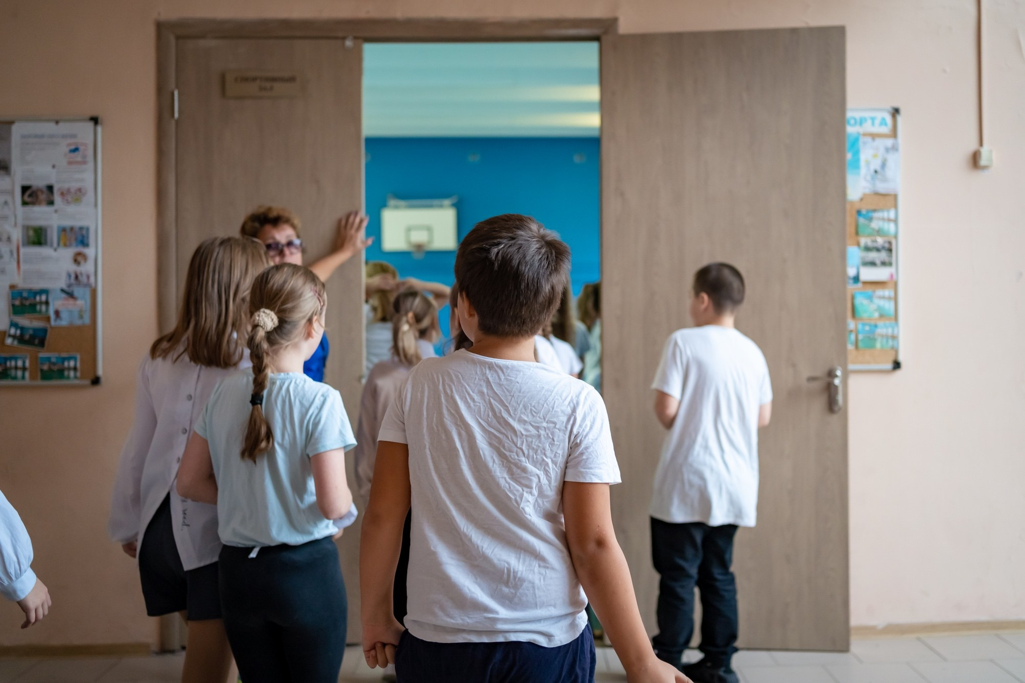 Выпускники начальной школы. Семейный фотограф Варвара Сорока в городе Москве