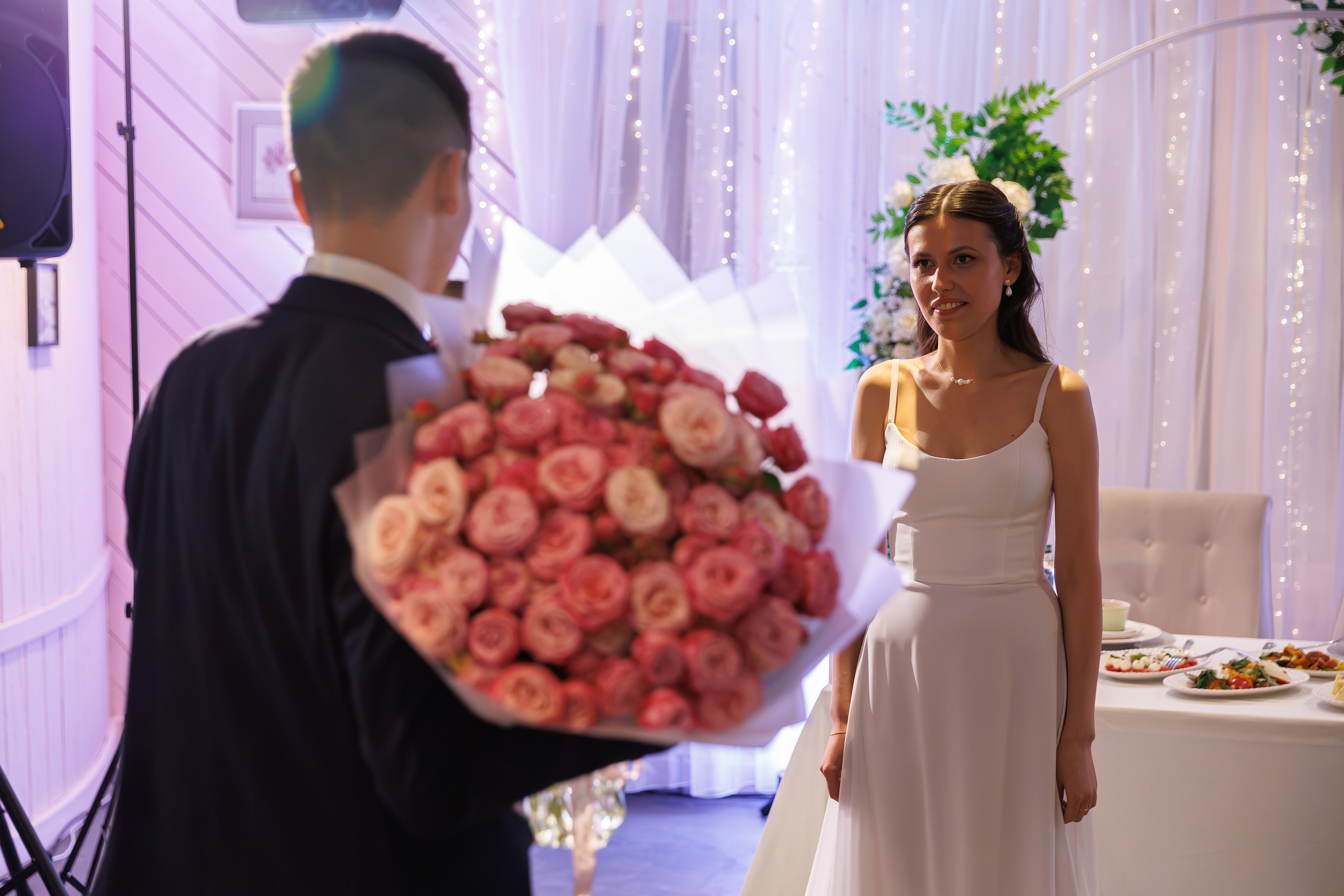 Свадебная фотосессия и сборы в гостинице Националь. Свадебный фотограф Москва и МО Сергей Киржаев