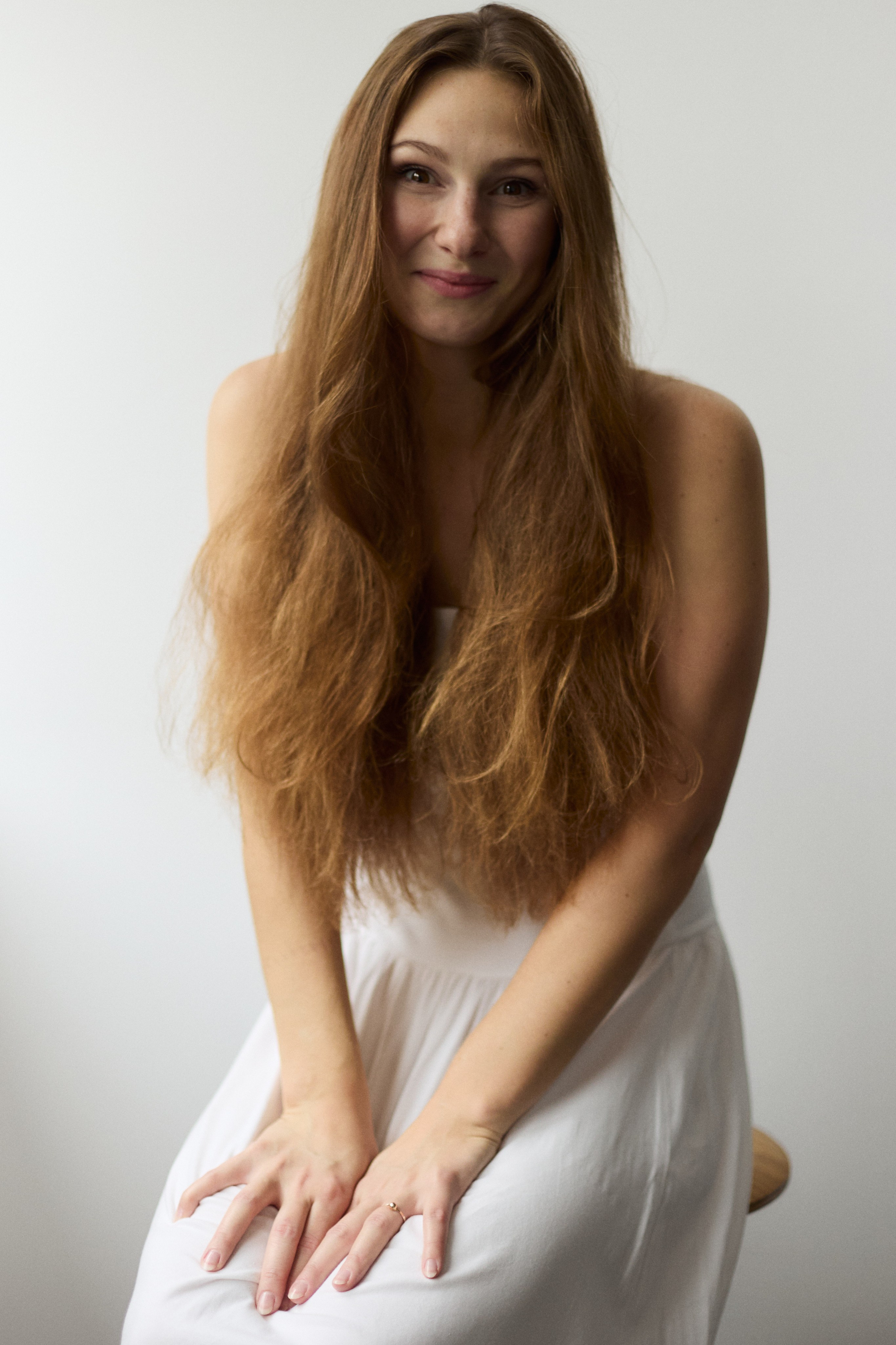 актерское портфолио для молодой девушки в студии, портретная фотосессия