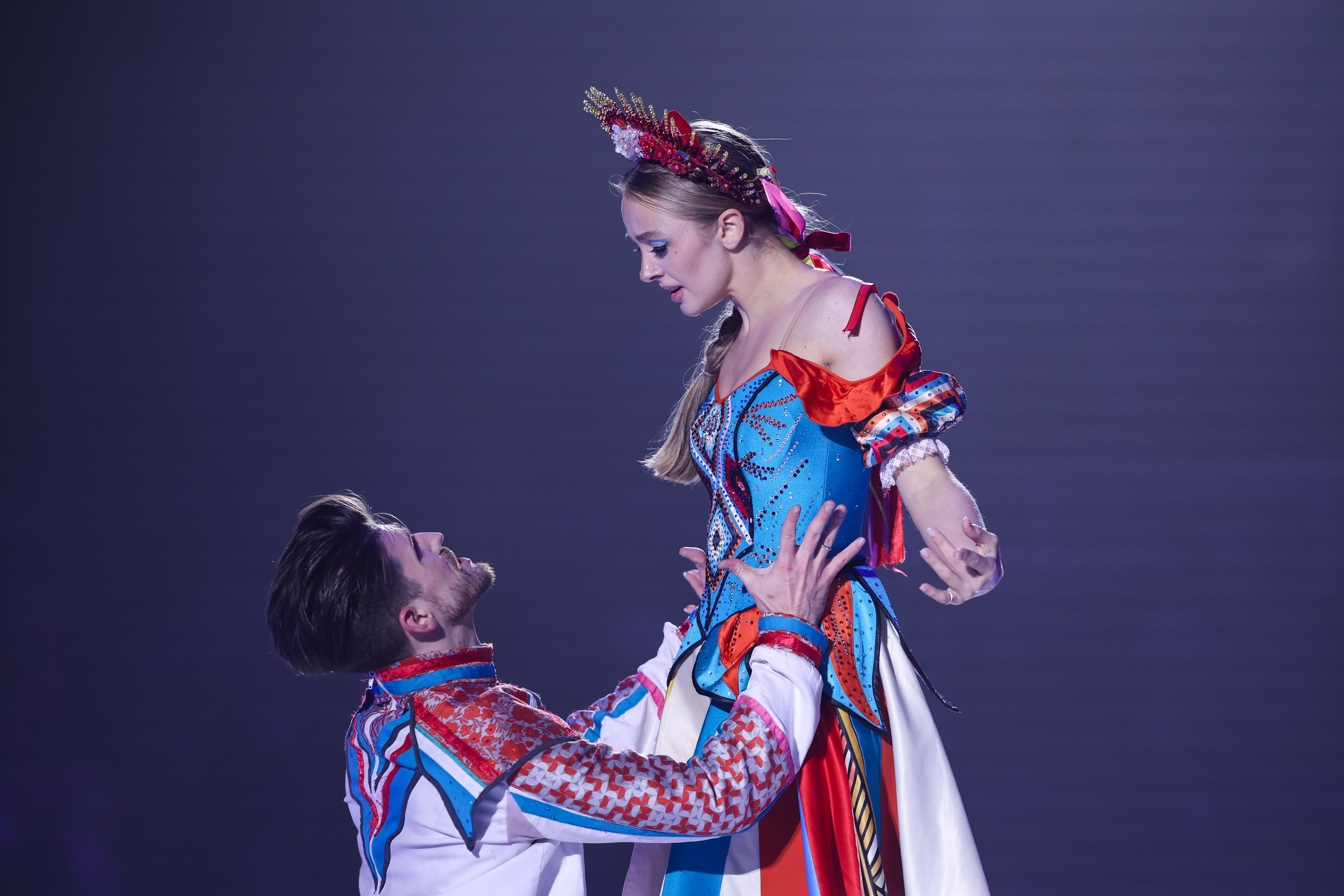 «Вечера на хуторе» ледовое шоу 25.12.2025. Спортивный и репортажный фотограф Антон Тереханов