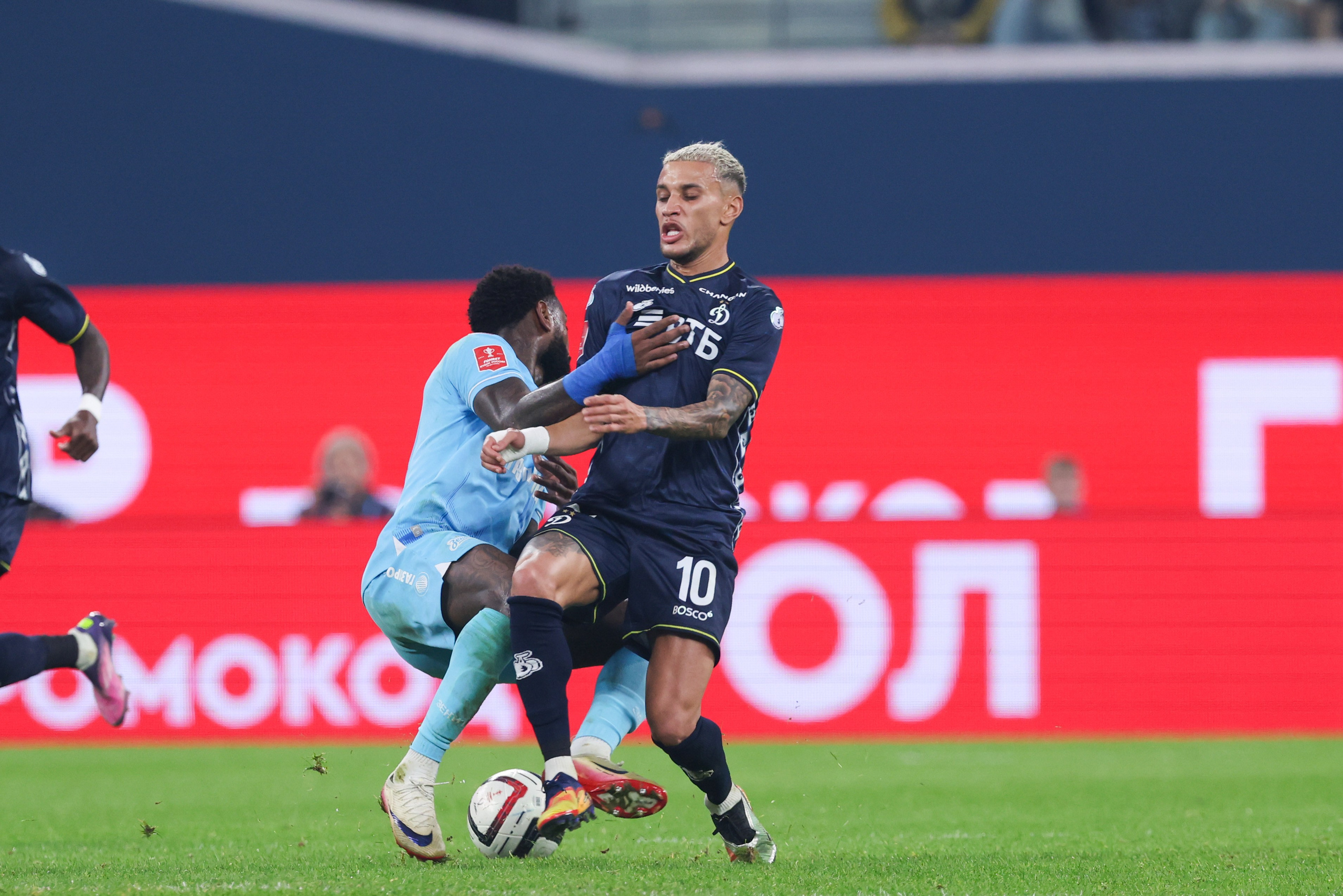 ФК «Зенит — ФК «Динамо» Москва 05.11.2025. Спортивный и репортажный фотограф Антон Тереханов