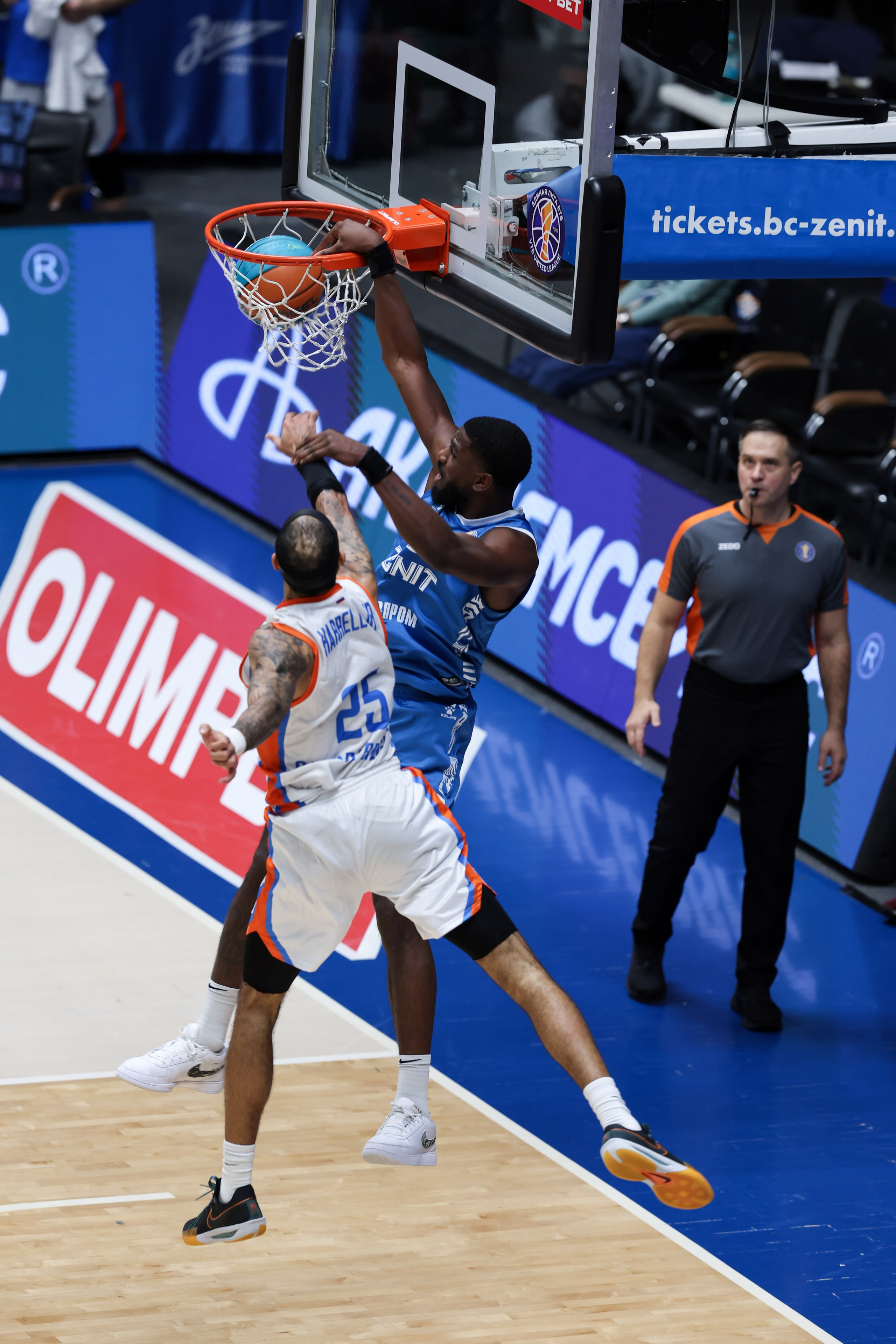 БК Зенит — БК Самара 30.10.2024. Спортивный и репортажный фотограф Антон Тереханов