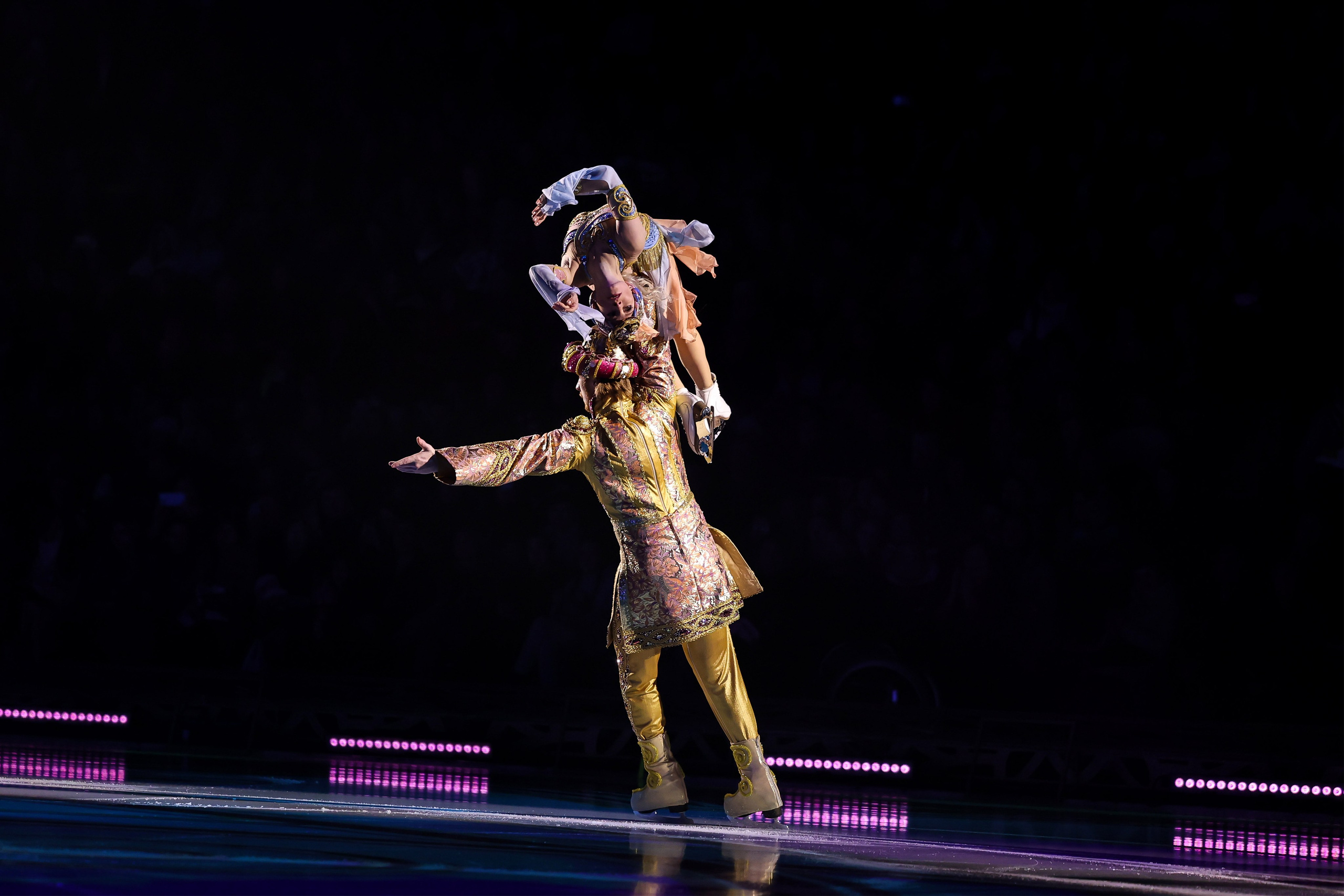 «История любви Шахеризады» шоу на льду 03.01.2024. Спортивный и репортажный фотограф Антон Тереханов